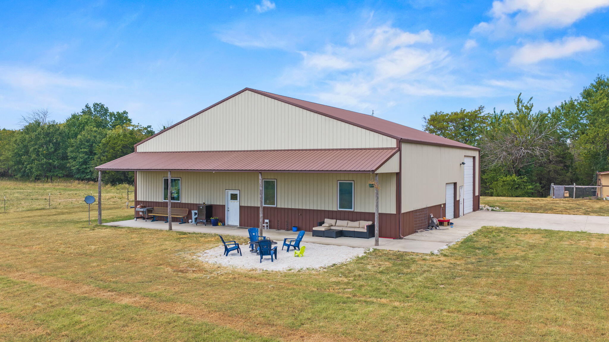 Photo 3 - Residential for sale – 623 E 427th Road  Bolivar, MO
