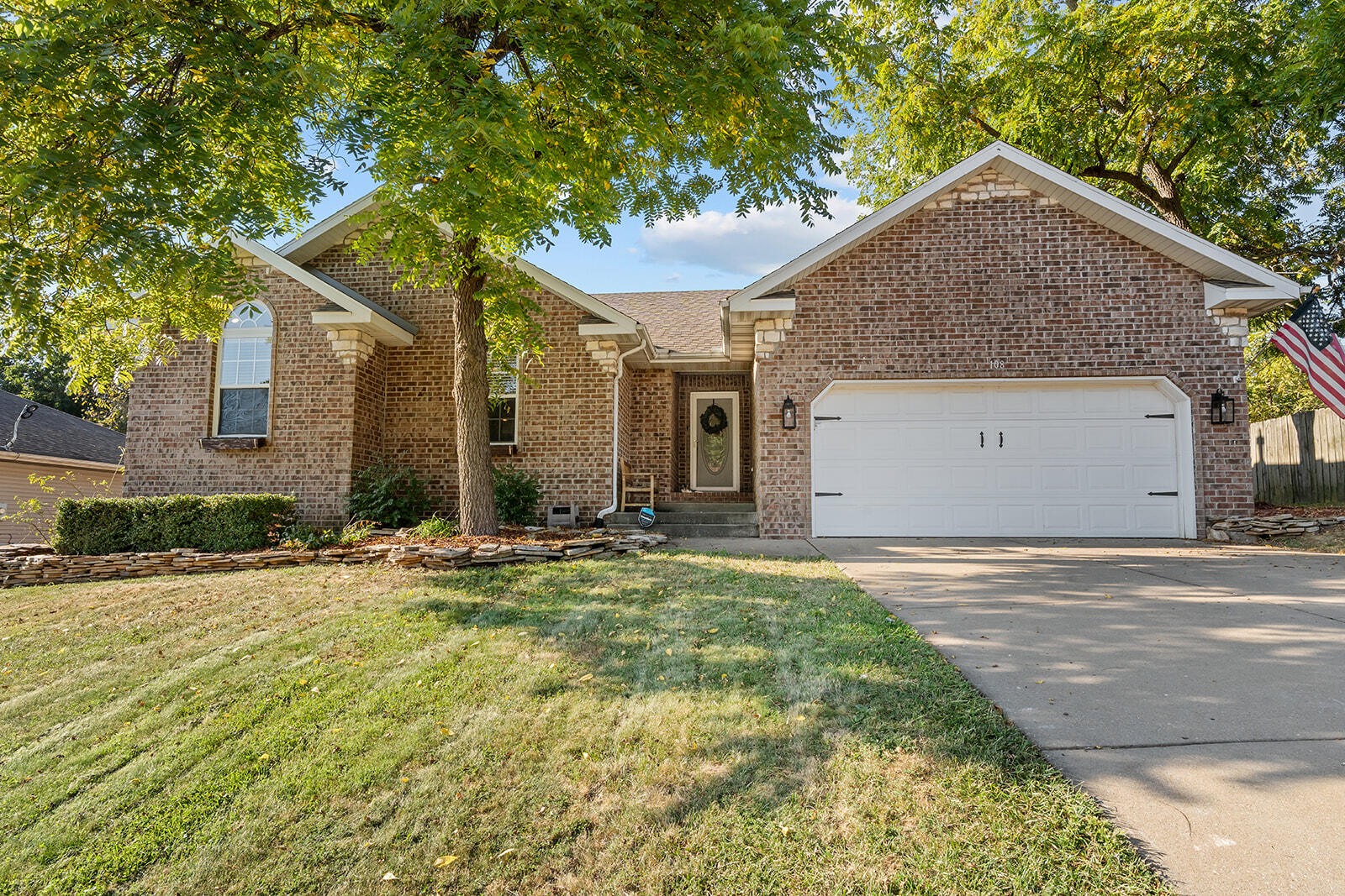 Photo 2 - Residential for sale – 108 W Twin Oak Drive  Nixa, MO