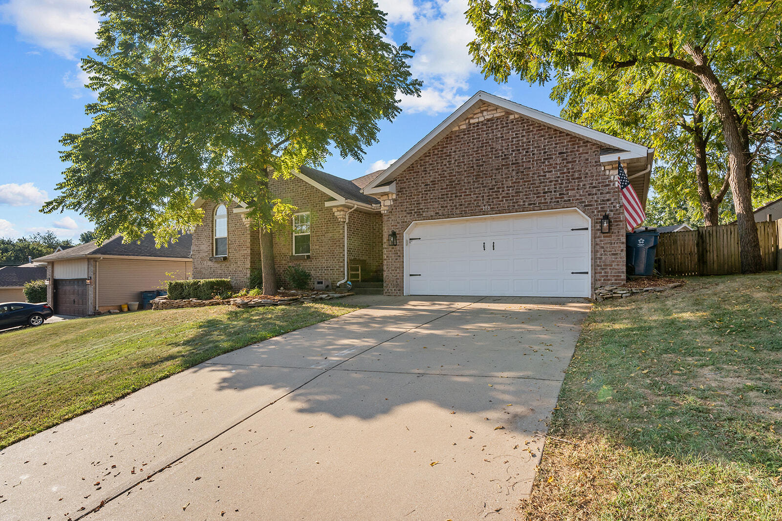 Photo 3 - Residential for sale – 108 W Twin Oak Drive  Nixa, MO