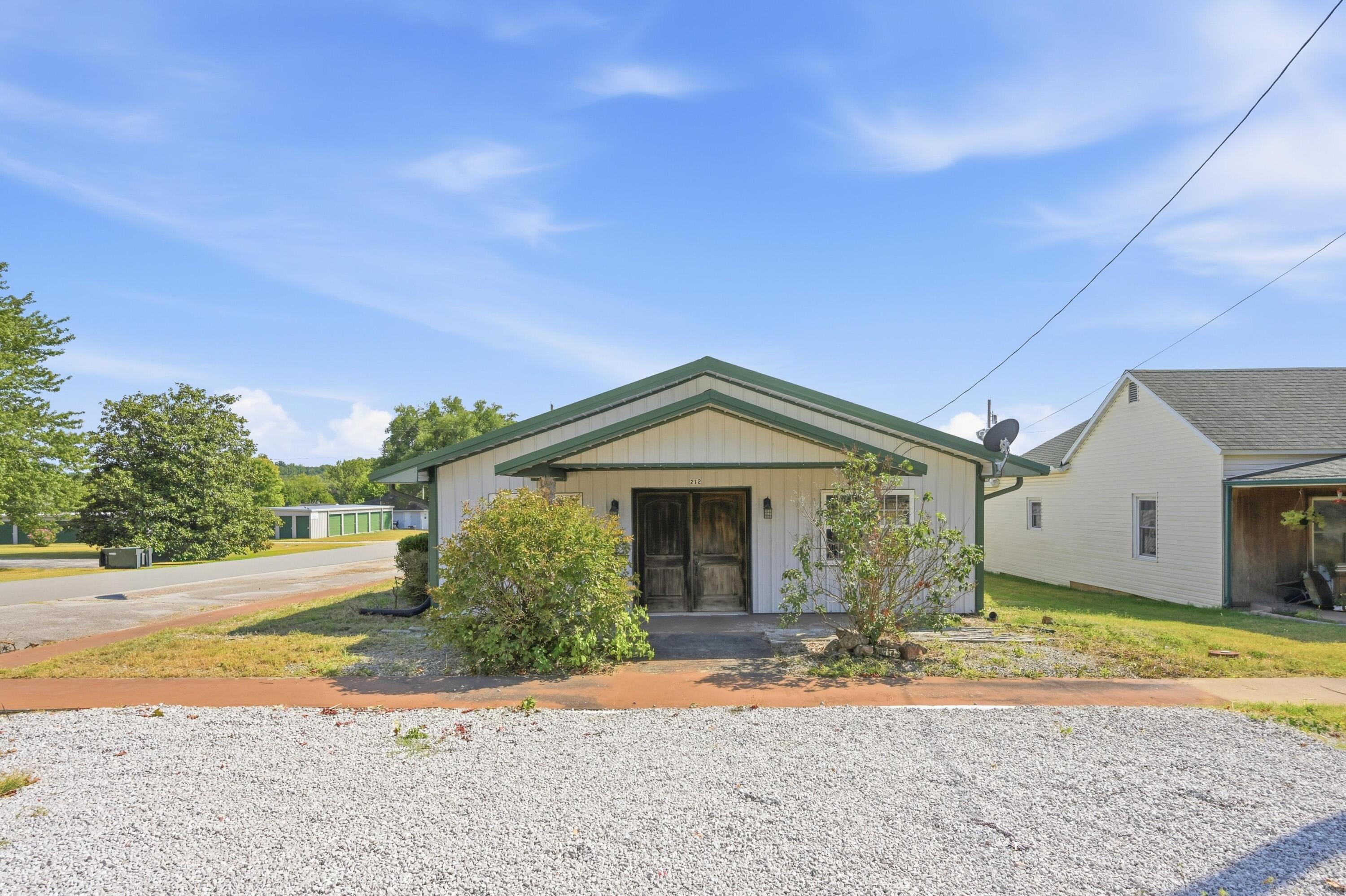 Photo 2 - Commercial Sale for sale – 212 E Washington Avenue  Pierce City, MO
