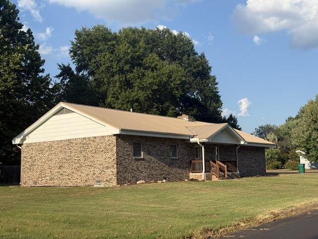 Photo 2 - Residential for sale – 911 E 10th Street  Mountain Grove, MO