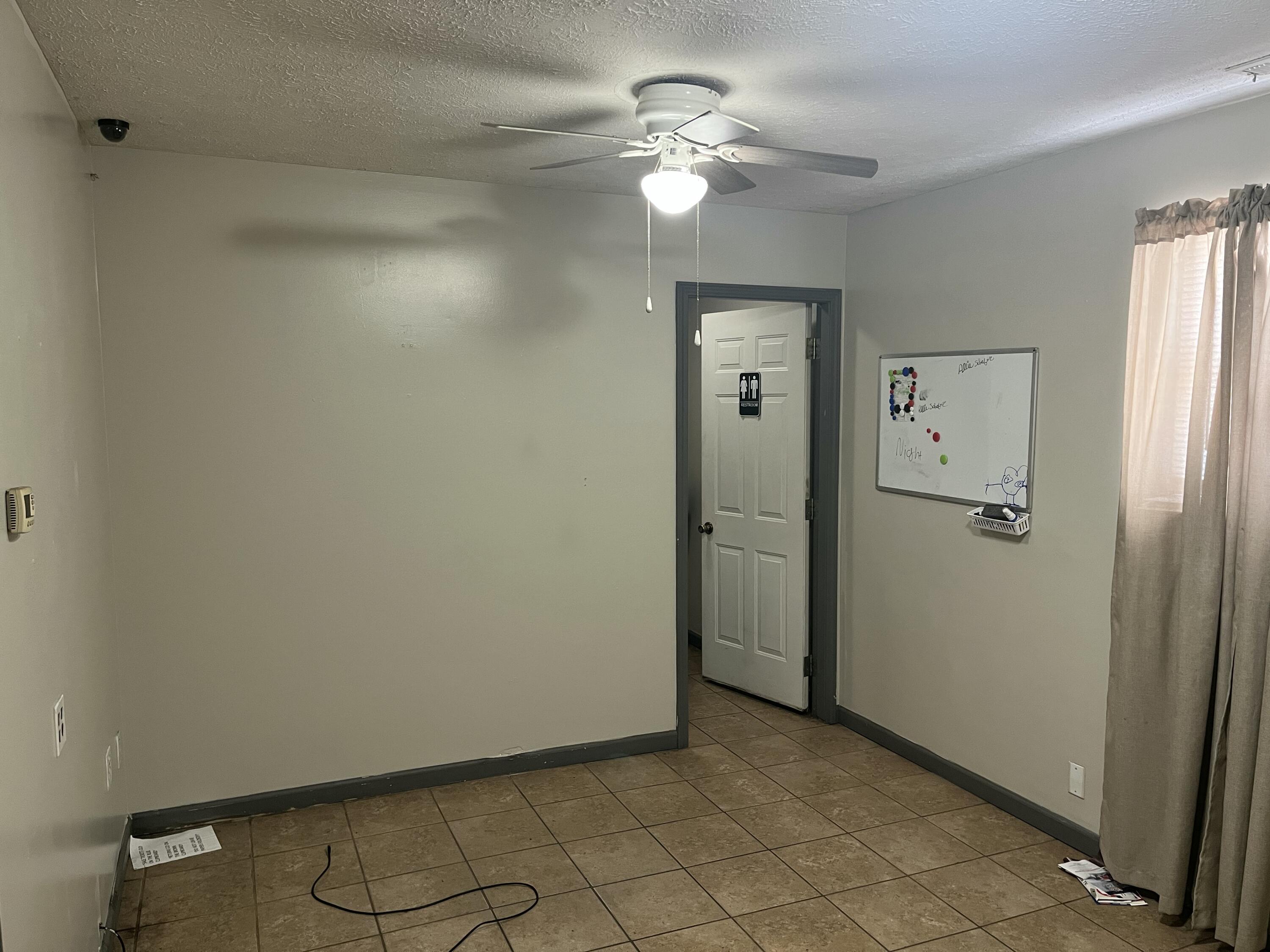 Photo 4 - Commercial Lease for sale – 828  Commercial Street  Marshfield, MO