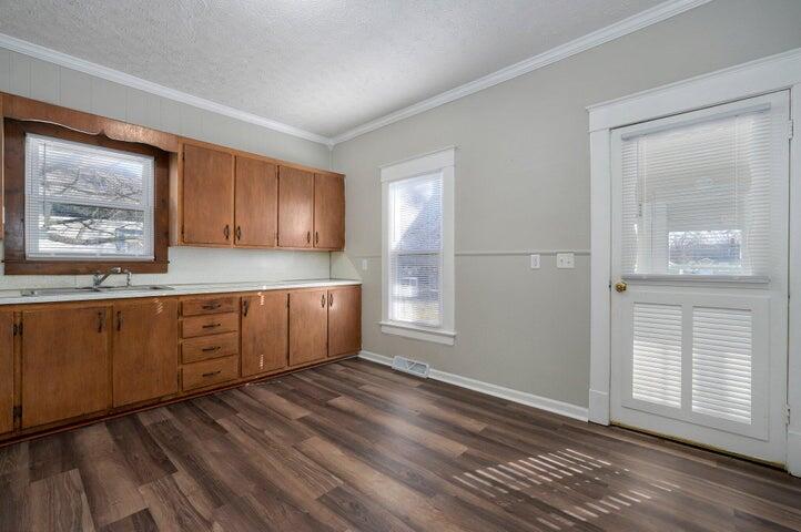 Photo 8 - Residential for sale – 1700 W Atlantic Street  Springfield, MO