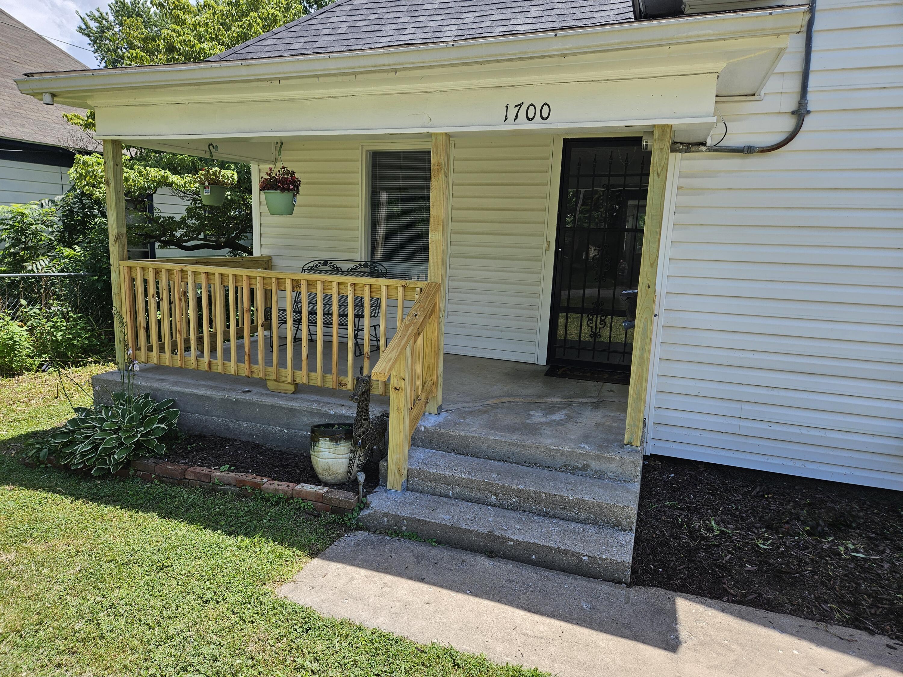 Photo 2 - Residential for sale – 1700 W Atlantic Street  Springfield, MO