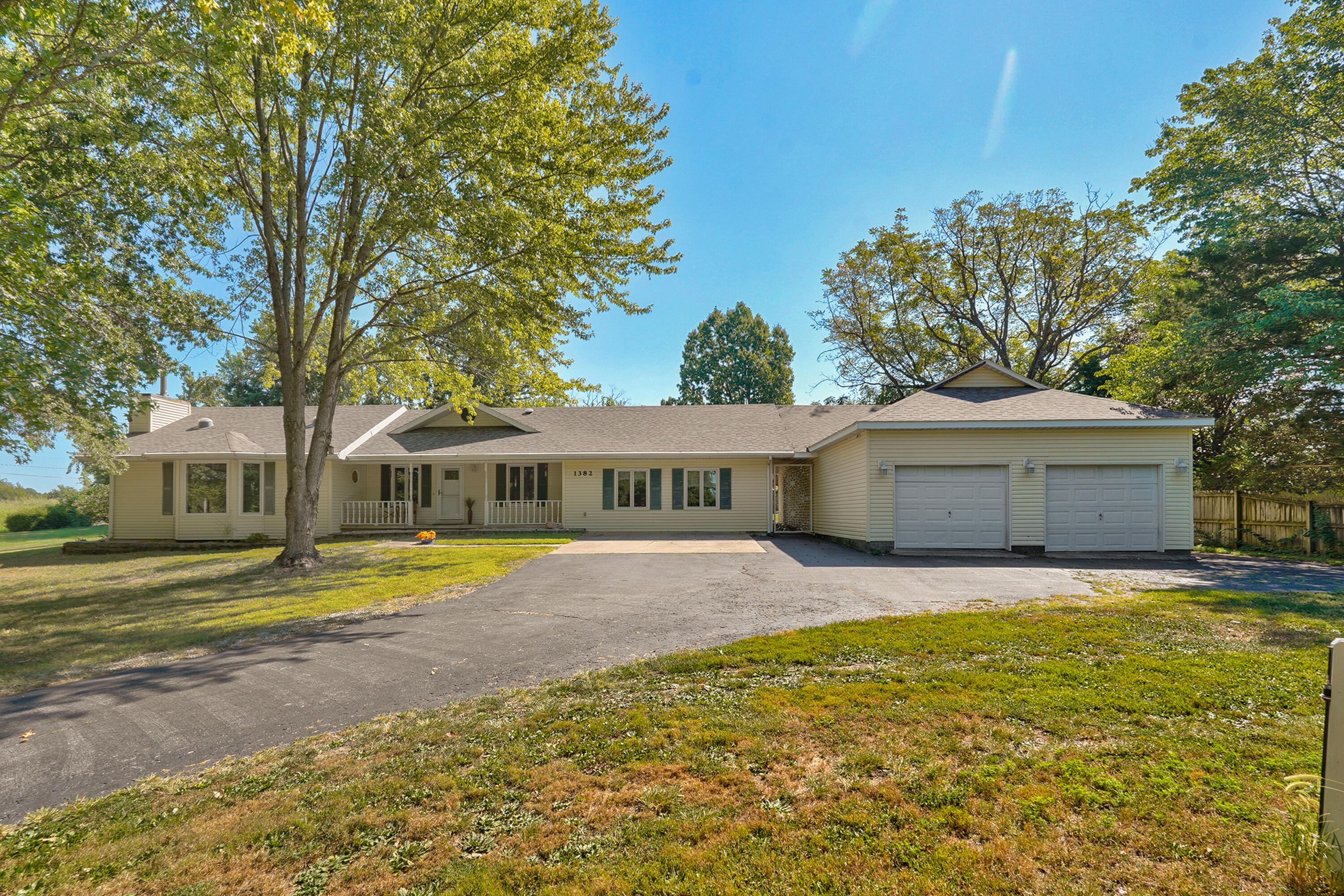 Photo 4 - Residential for sale – 1382  Emerald Hills Drive  Nixa, MO