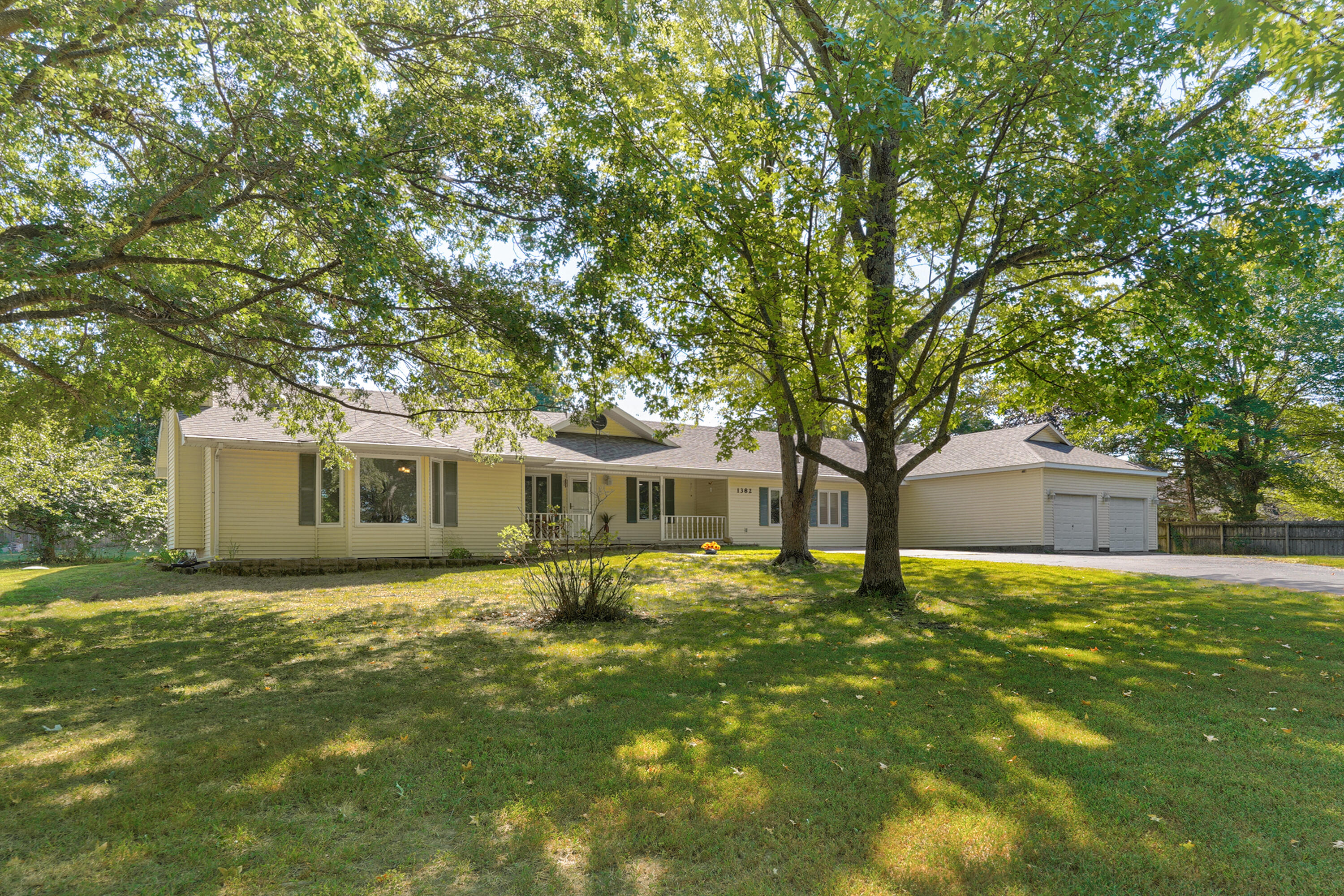 Photo 3 - Residential for sale – 1382  Emerald Hills Drive  Nixa, MO