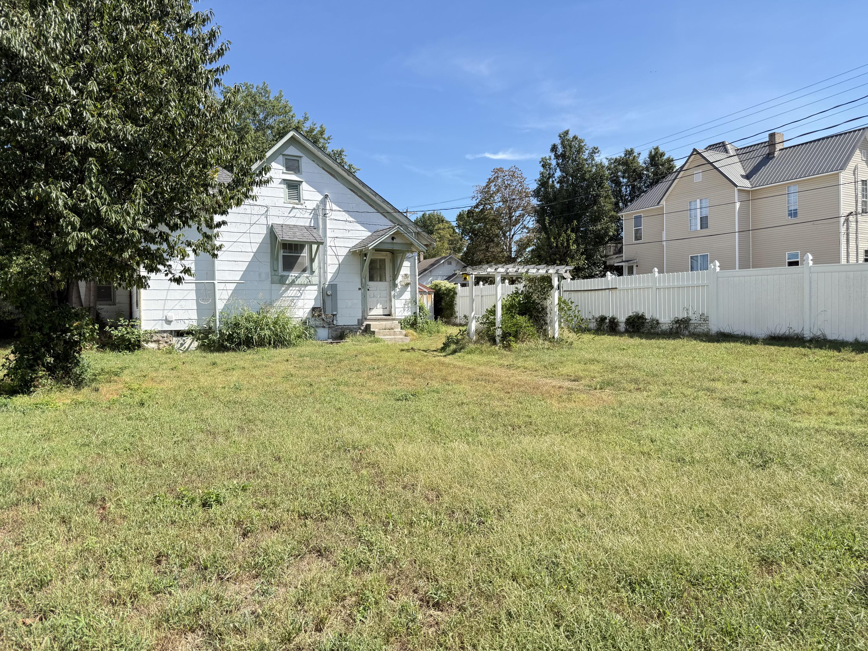 Photo 19 - Residential for sale – 600  4th Street  Monett, MO