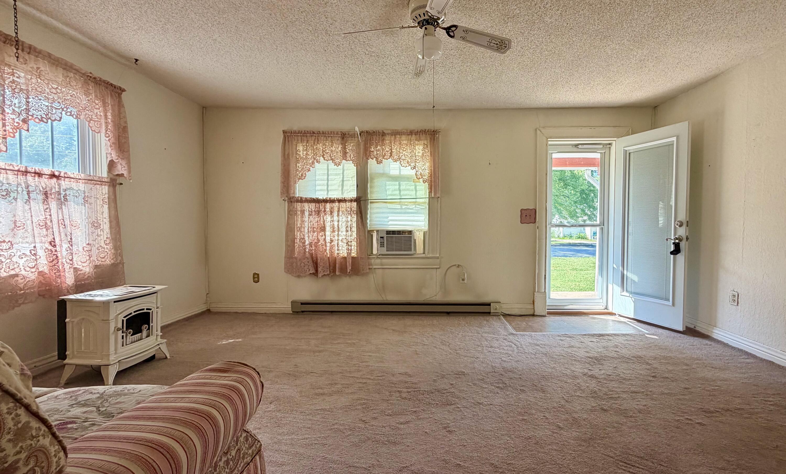 Photo 6 - Residential for sale – 323 E Summit Street  Bolivar, MO