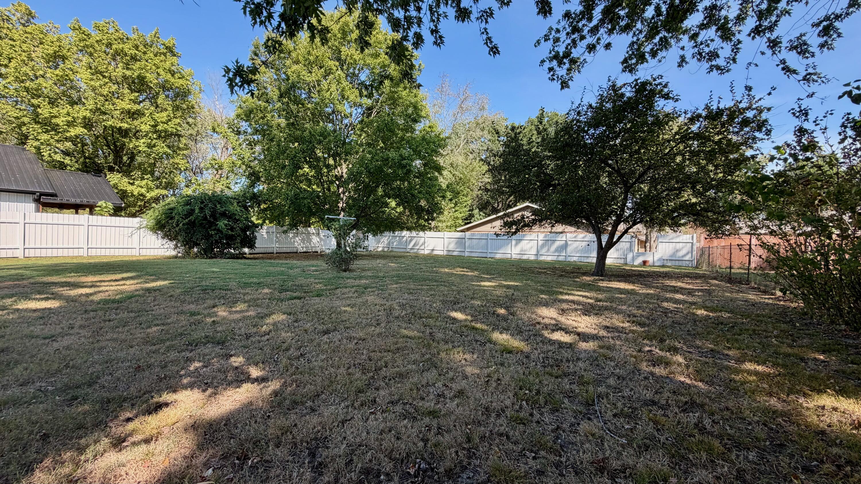 Photo 16 - Residential for sale – 323 E Summit Street  Bolivar, MO