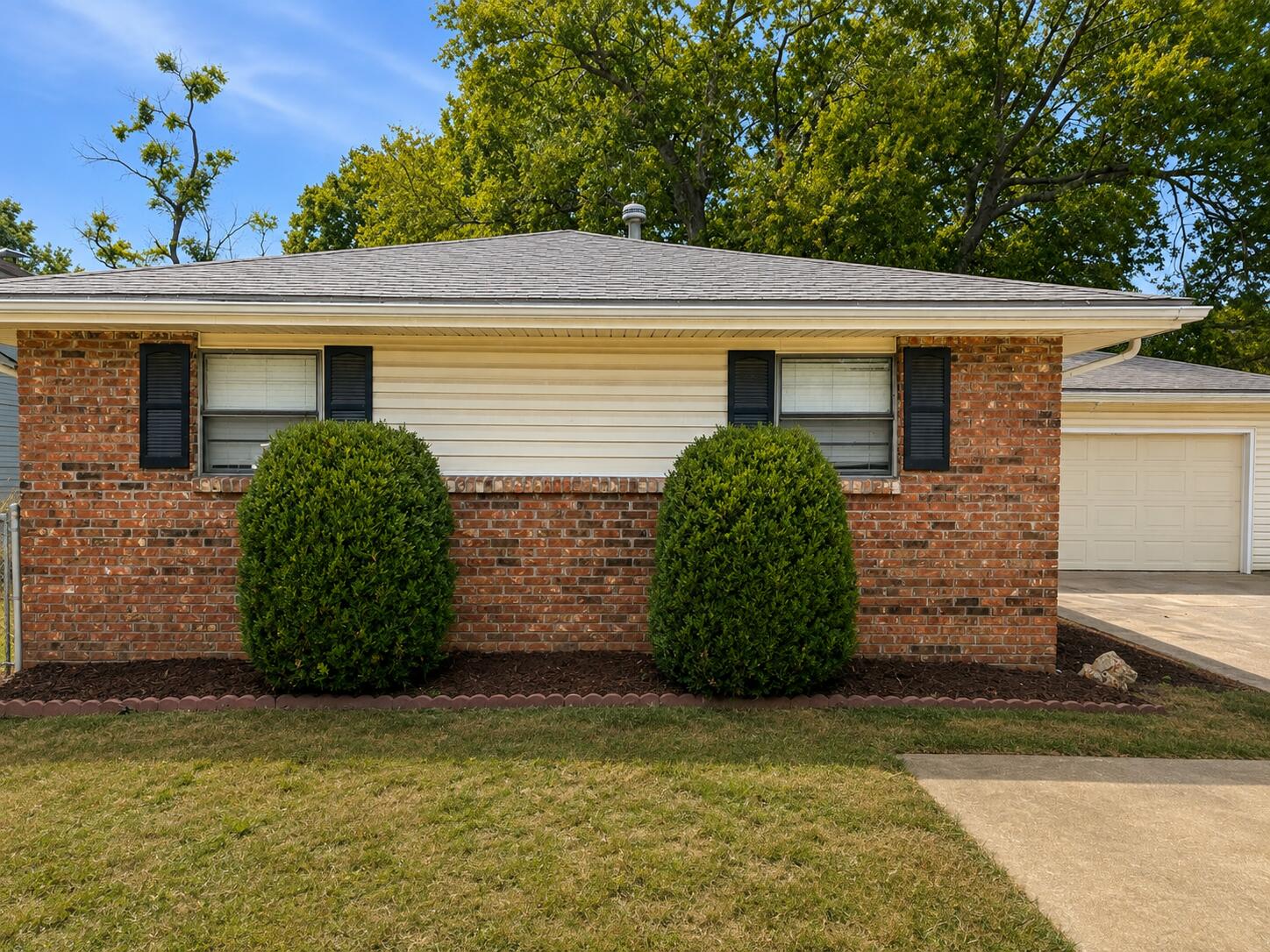 Photo 2 - Residential for sale – 3616 S Connecticut Avenue  Joplin, MO