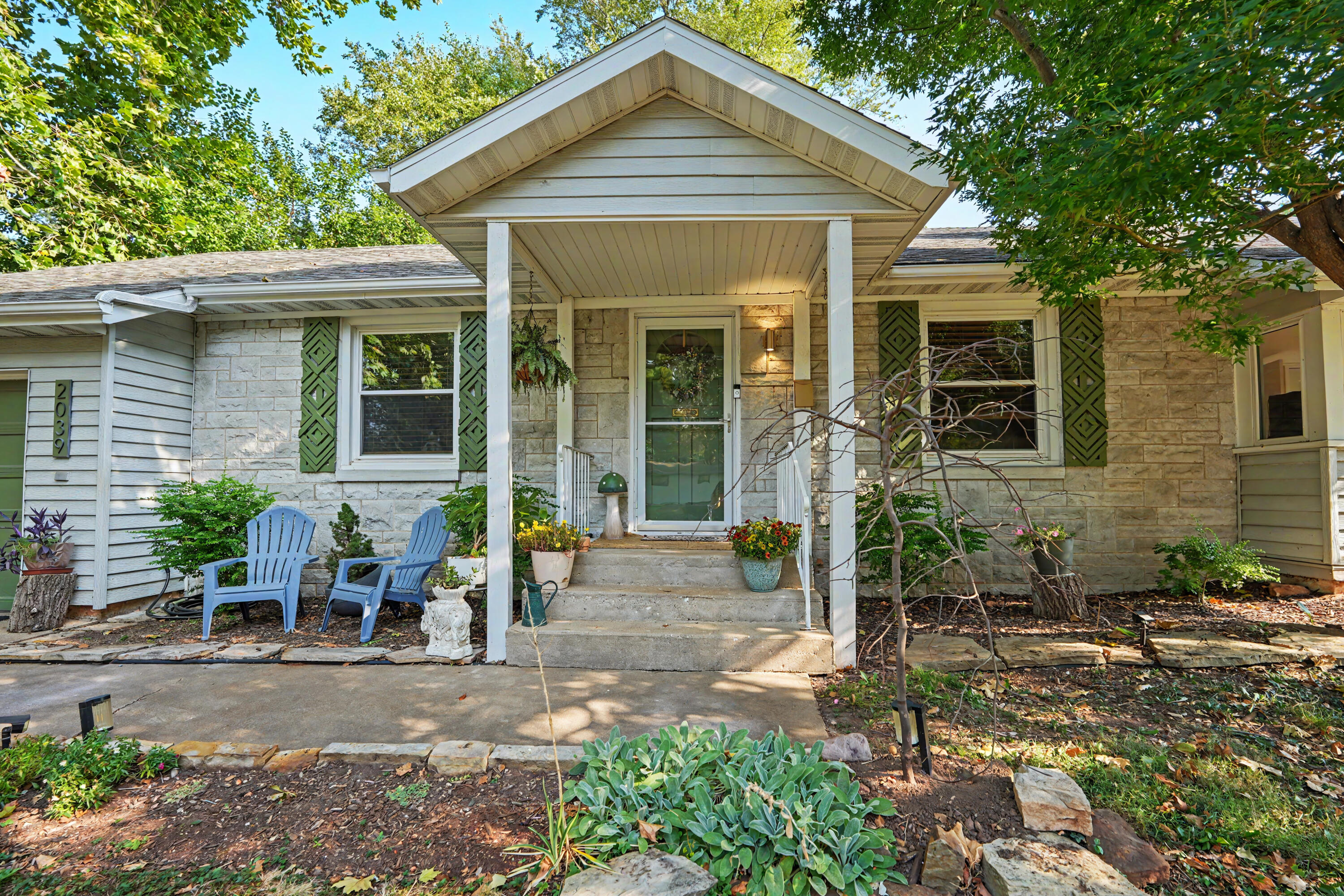 Photo 2 - Residential for sale – 2039 E Wayland Street  Springfield, MO
