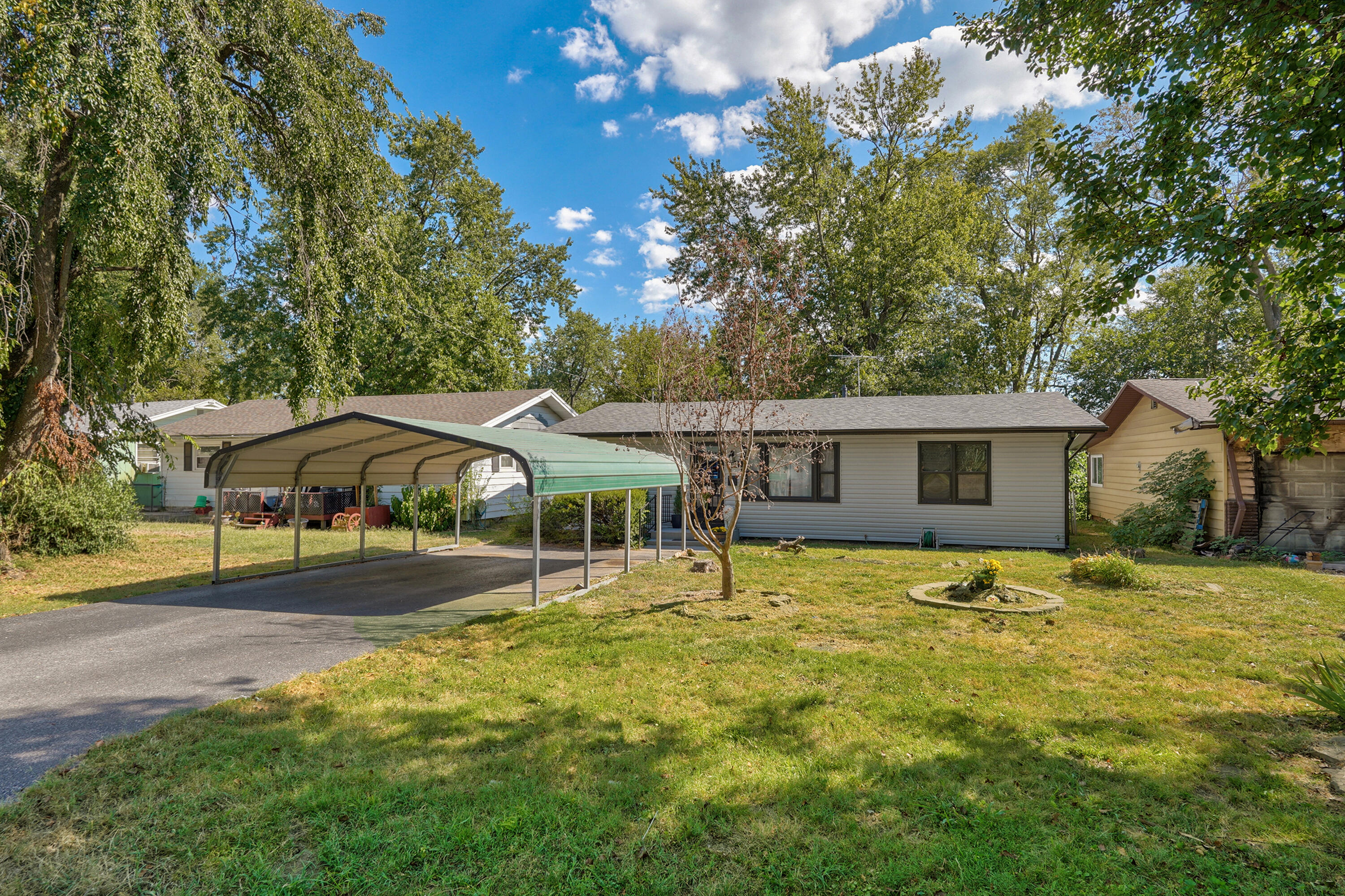 Photo 2 - Residential for sale – 1806 W Scott Street  Springfield, MO