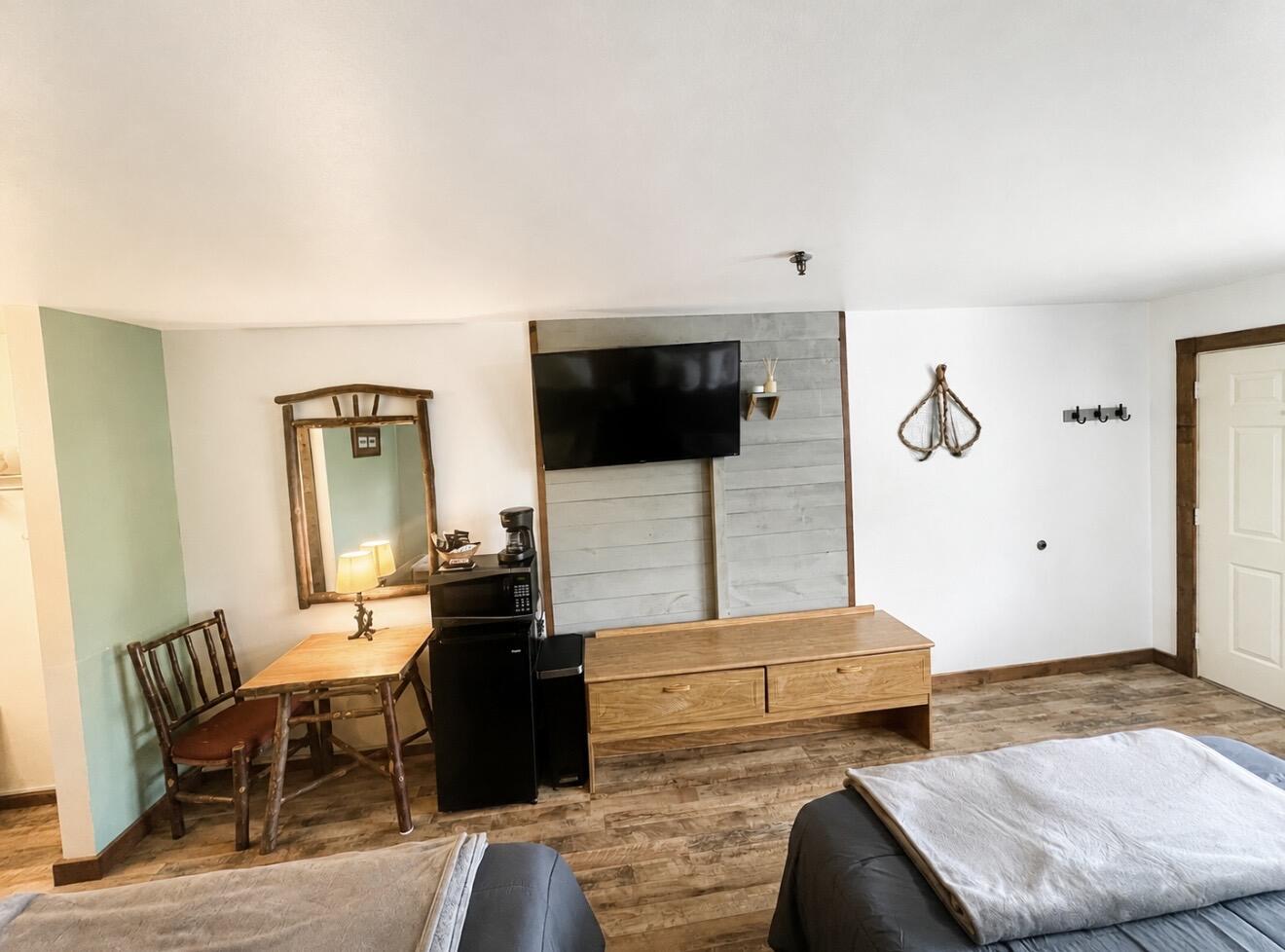 Photo 3 - Residential for sale – 982  Indian Point Road  Indian Point, MO