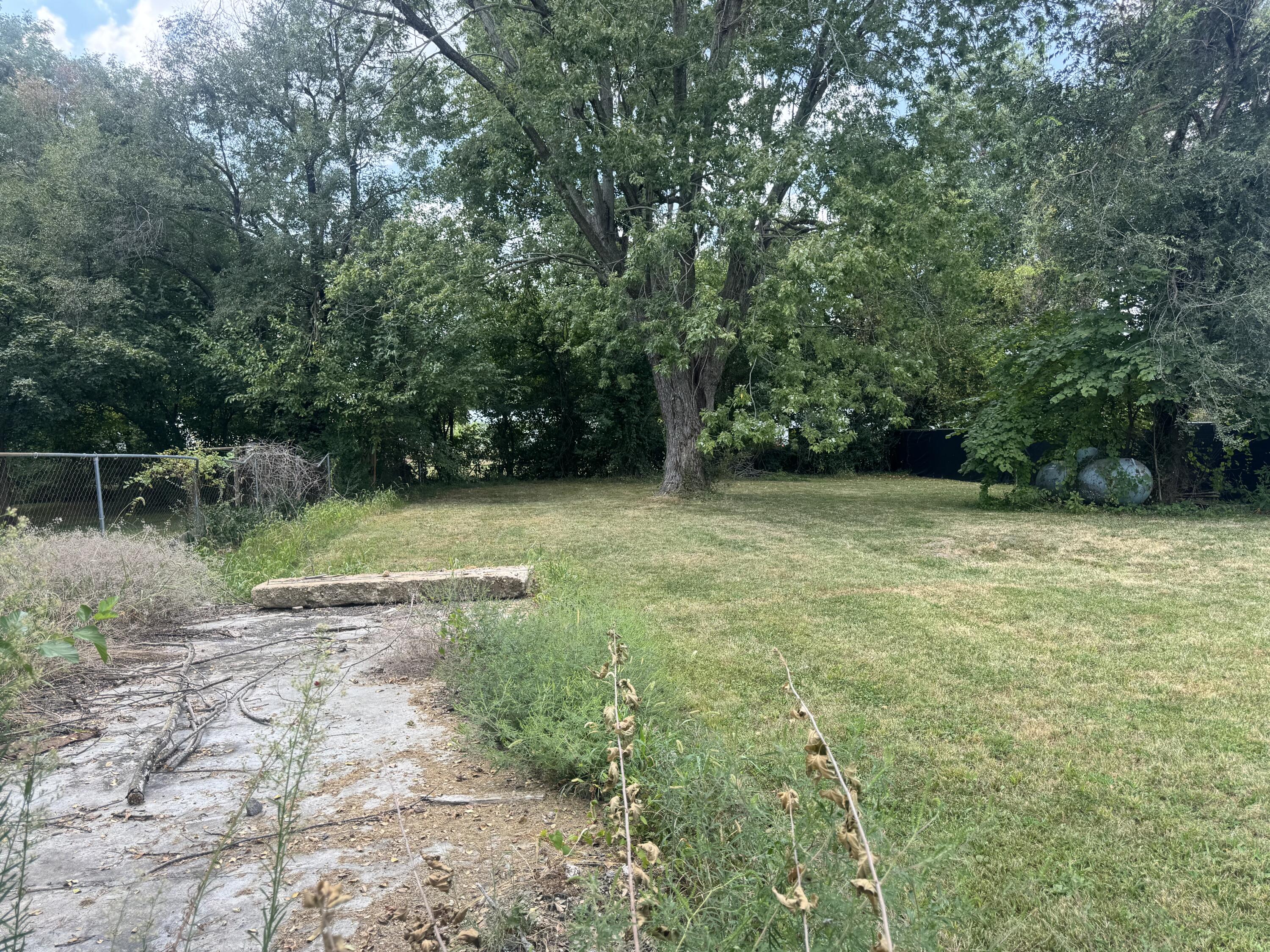 Photo 3 - Land for sale – 417 S Spruce   Buffalo, MO