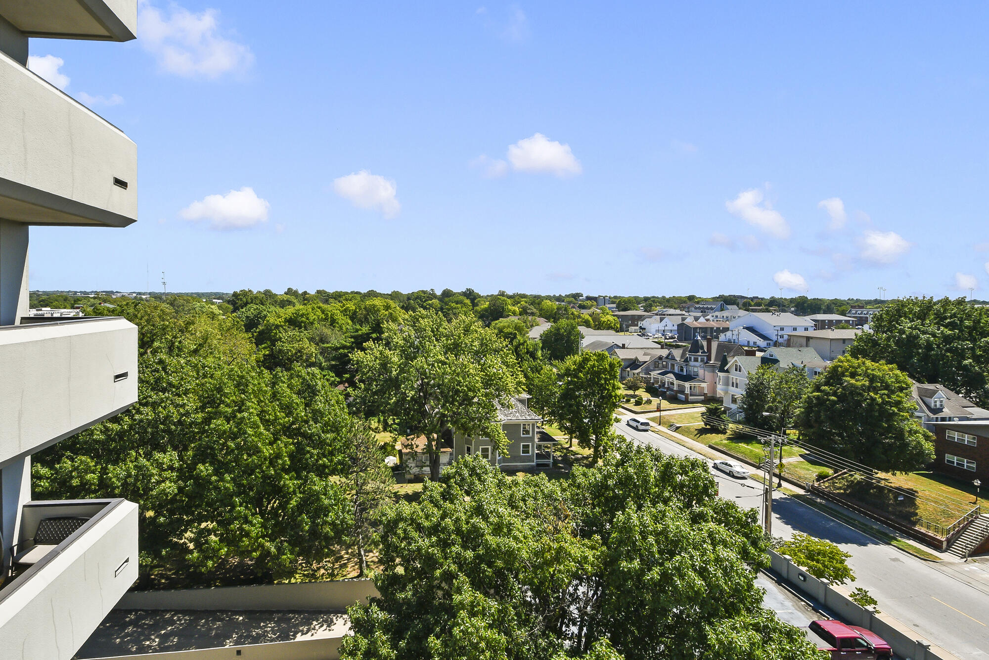 Photo 5 - Residential for sale – 350 S John Q Hammons Parkway  Springfield, MO