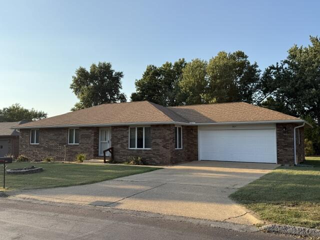 Photo 2 - Residential for sale – 807 E 16th Street  Mountain Grove, MO
