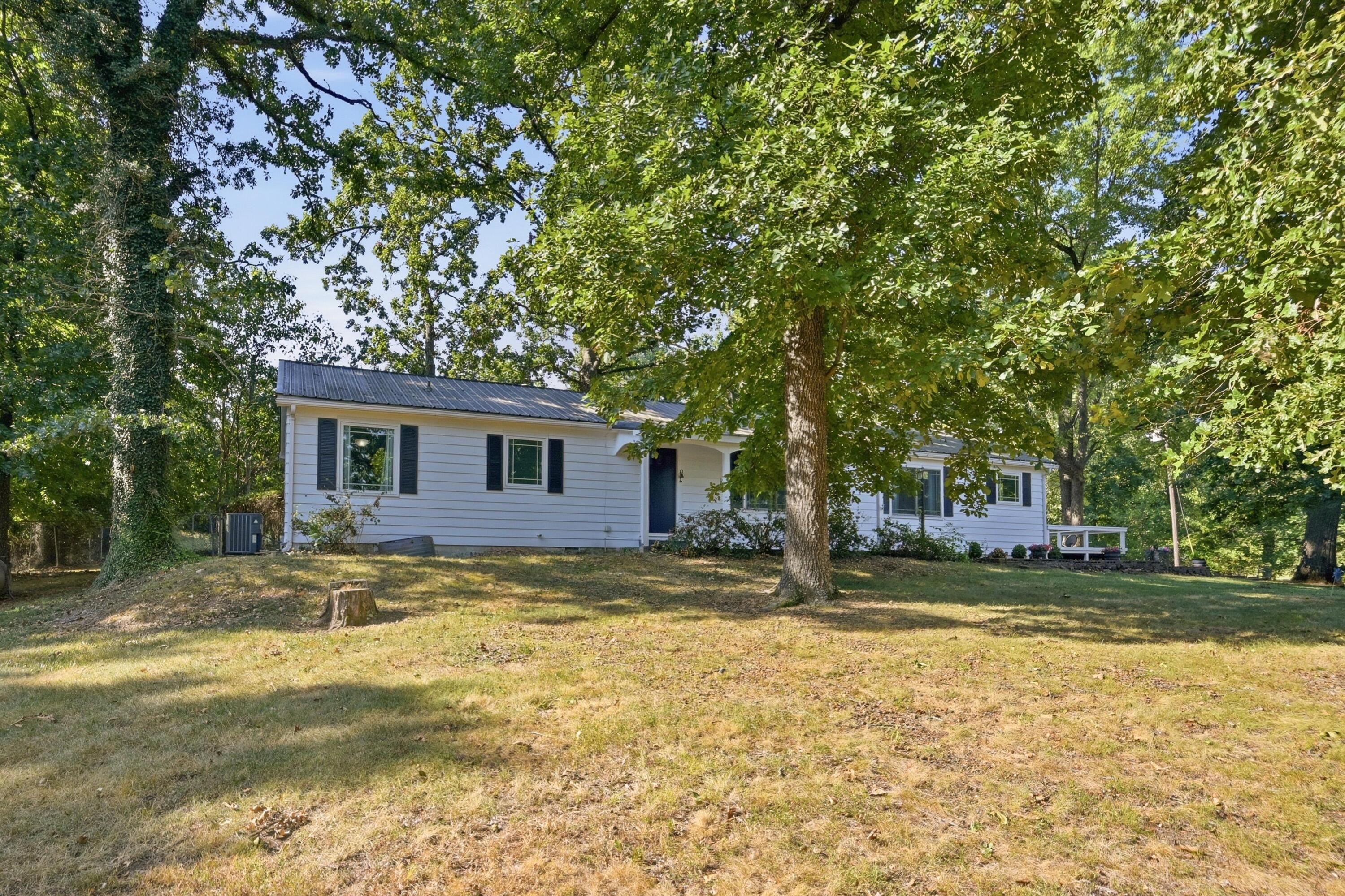 Photo 2 - Residential for sale – 16997  Hh Highway  Neosho, MO