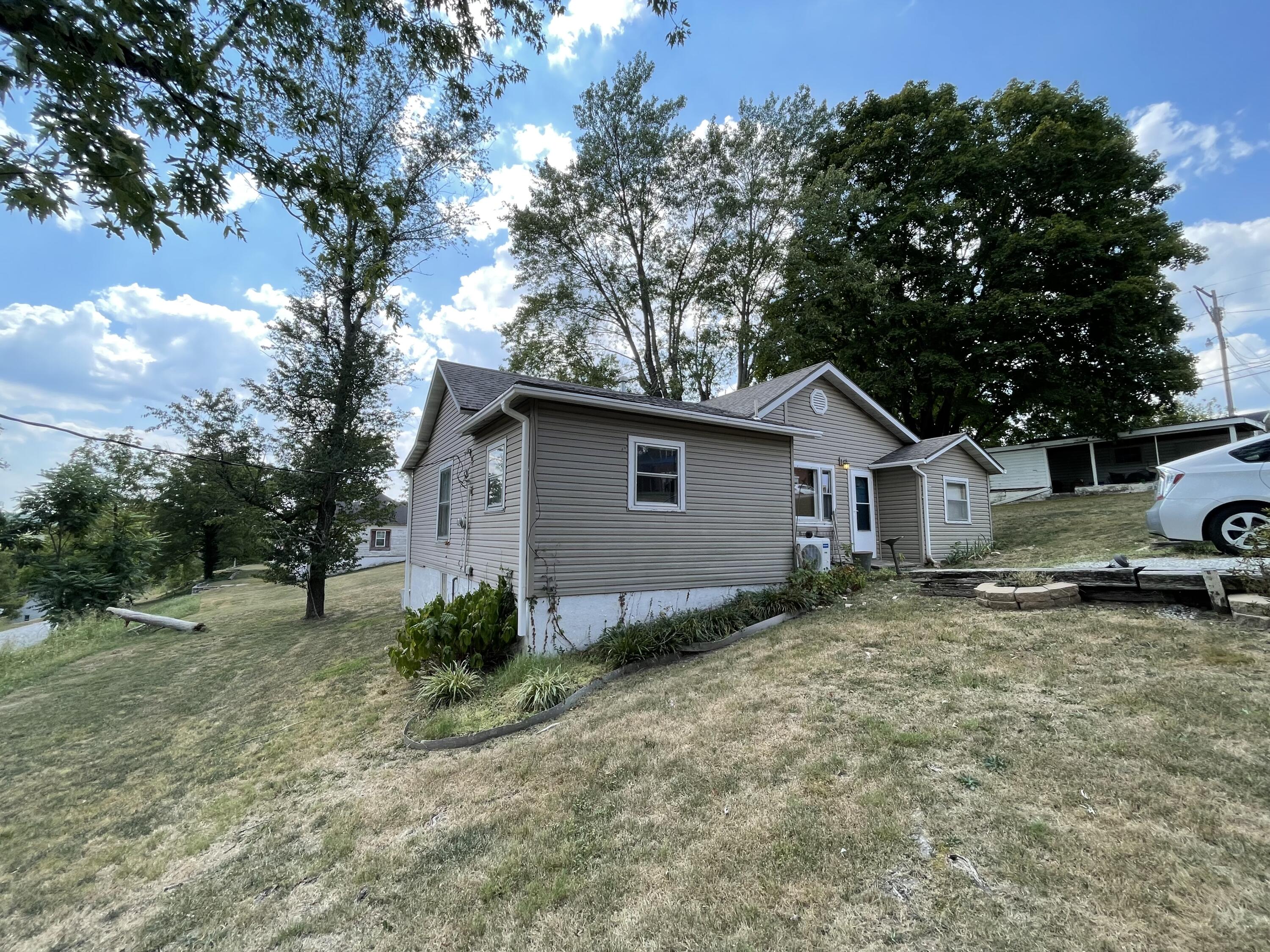 Photo 6 - Residential for sale – 109 E Lillian Avenue  Crane, MO