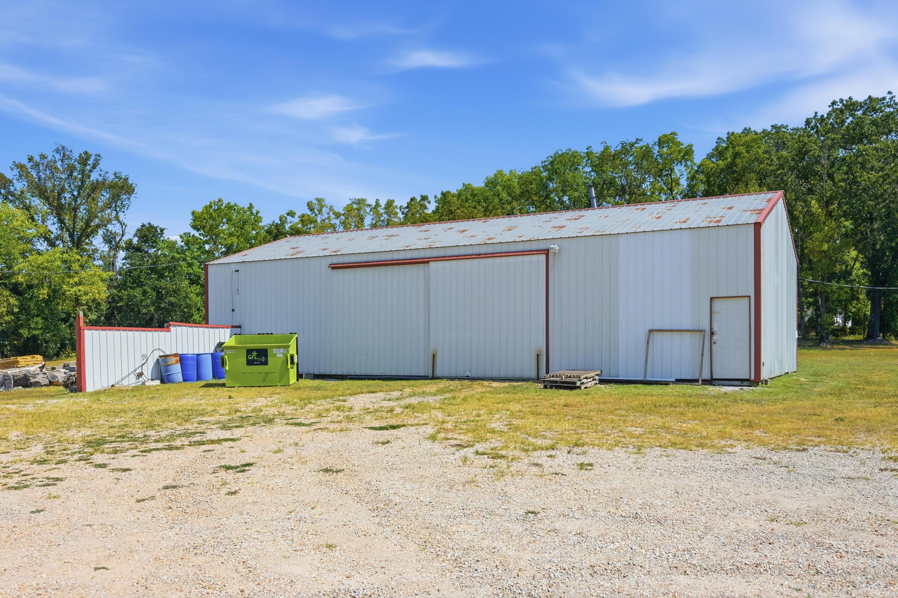 Photo 4 - Commercial Sale for sale – 7837  Gateway Drive  Neosho, MO