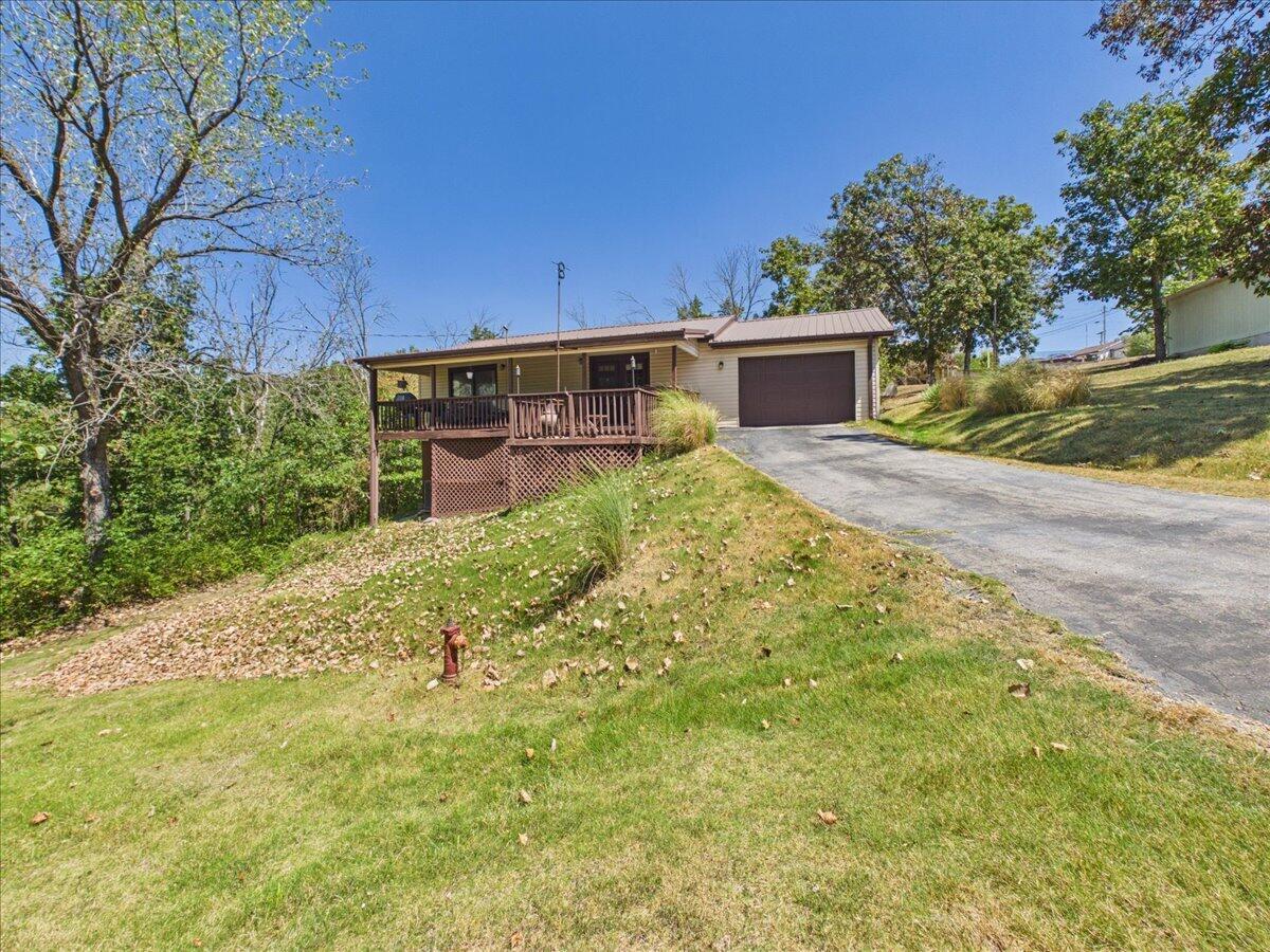 Photo 4 - Residential for sale – 21420  Edge Water Lane  Hermitage, MO