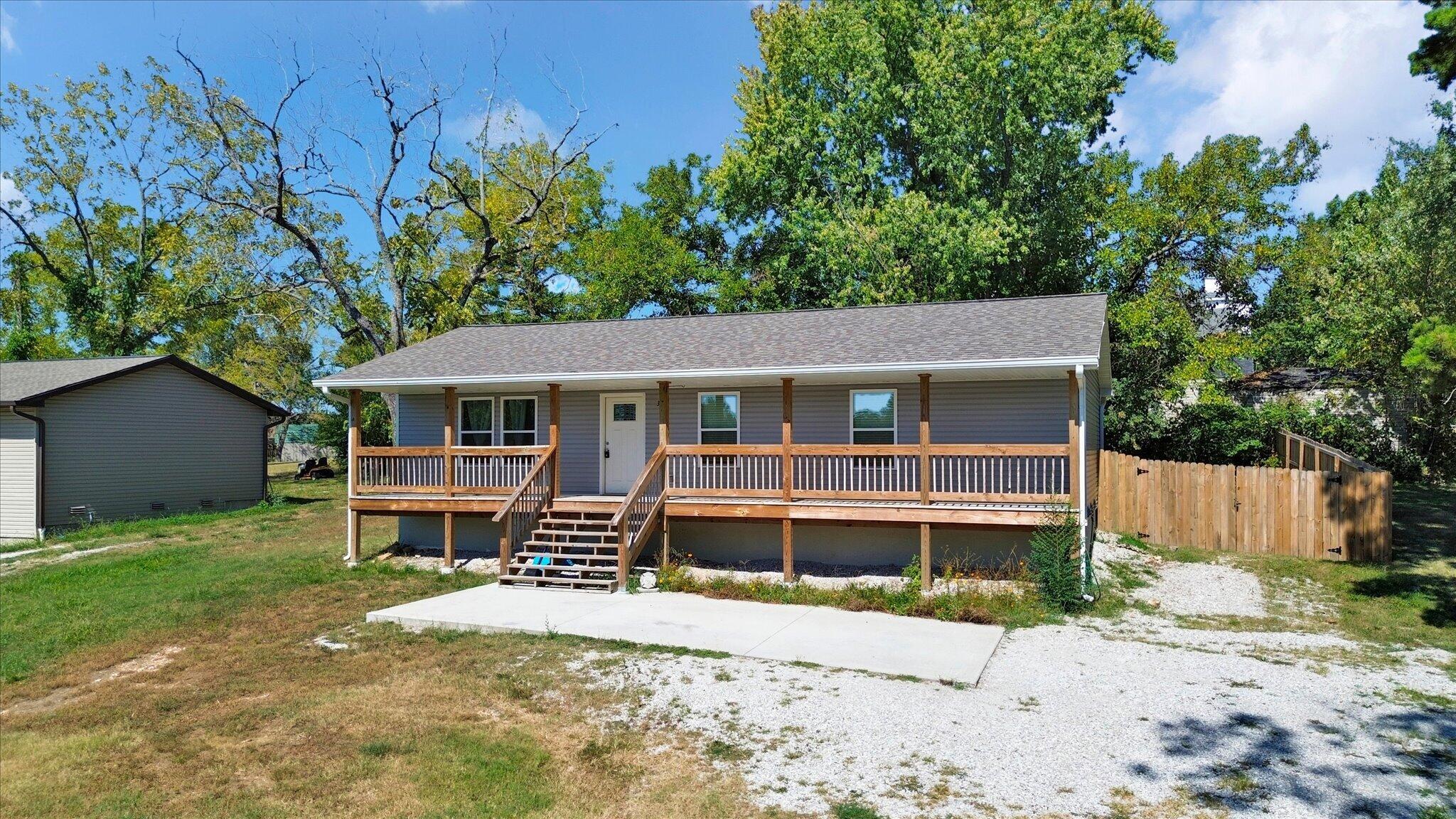 Photo 5 - Residential for sale – 307 S Nettleton Avenue  Mansfield, MO