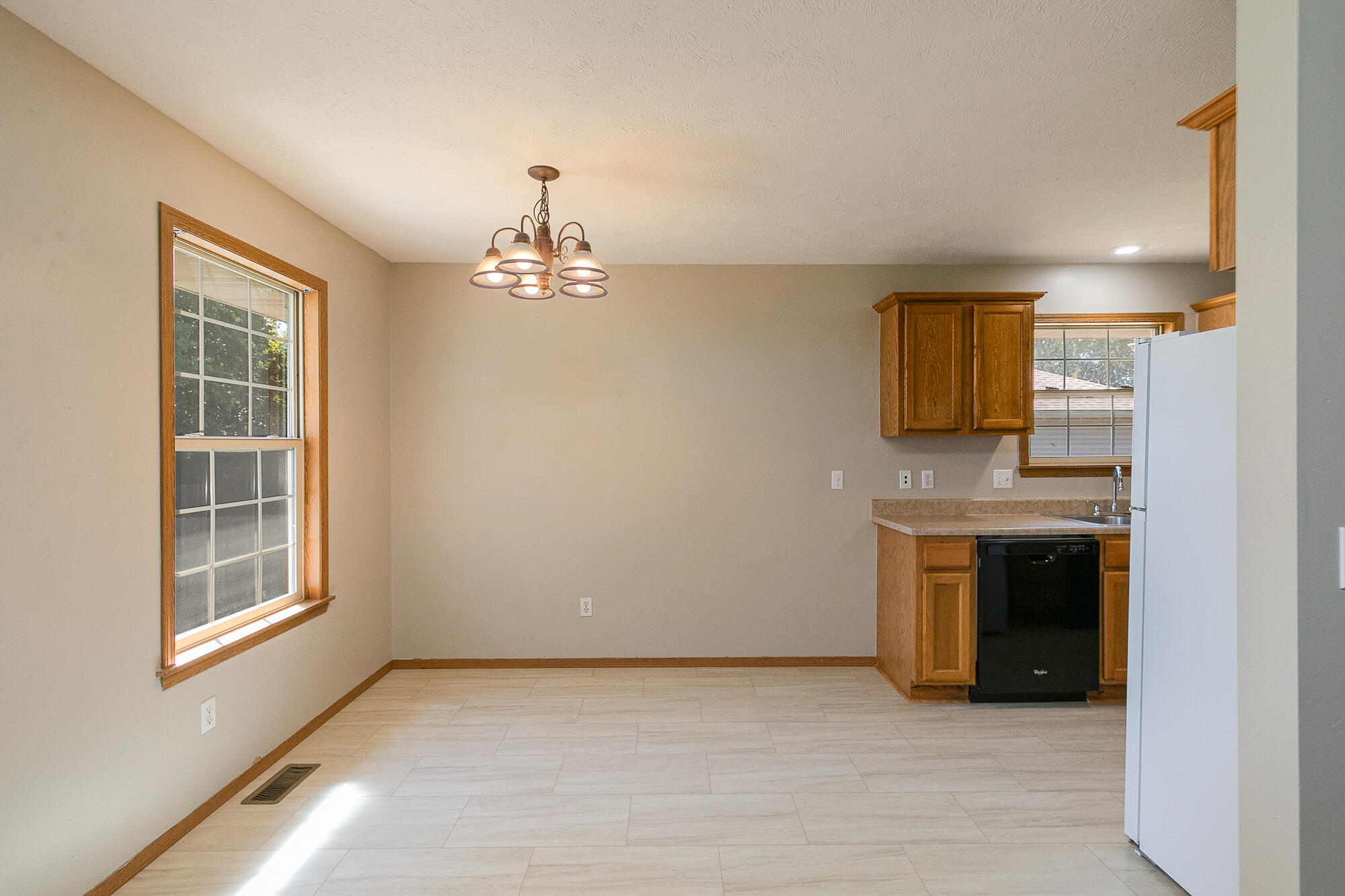 Photo 9 - Residential for sale – 420 S Elgin Avenue  Bolivar, MO
