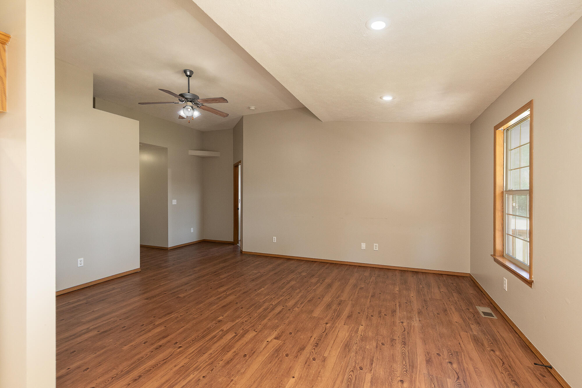 Photo 7 - Residential for sale – 420 S Elgin Avenue  Bolivar, MO