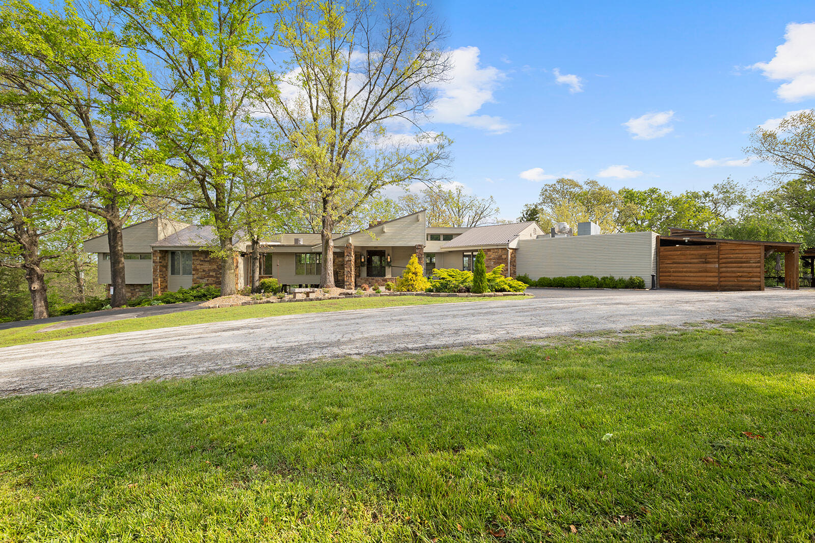Commercial Sale for sale – 381 W Guin Road  Nixa, MO