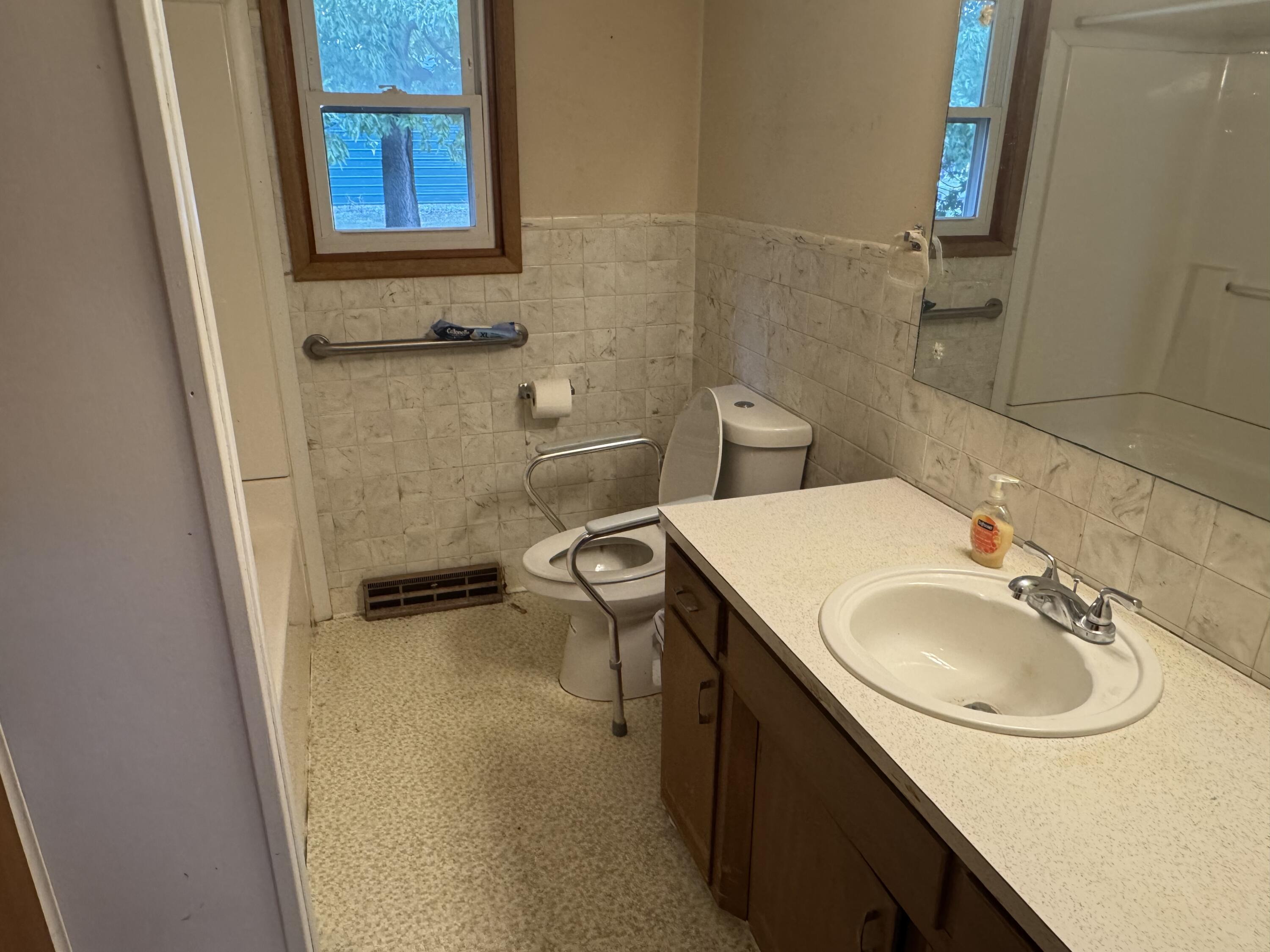 Photo 14 - Residential for sale – 18533  Maple Street  Preston, MO