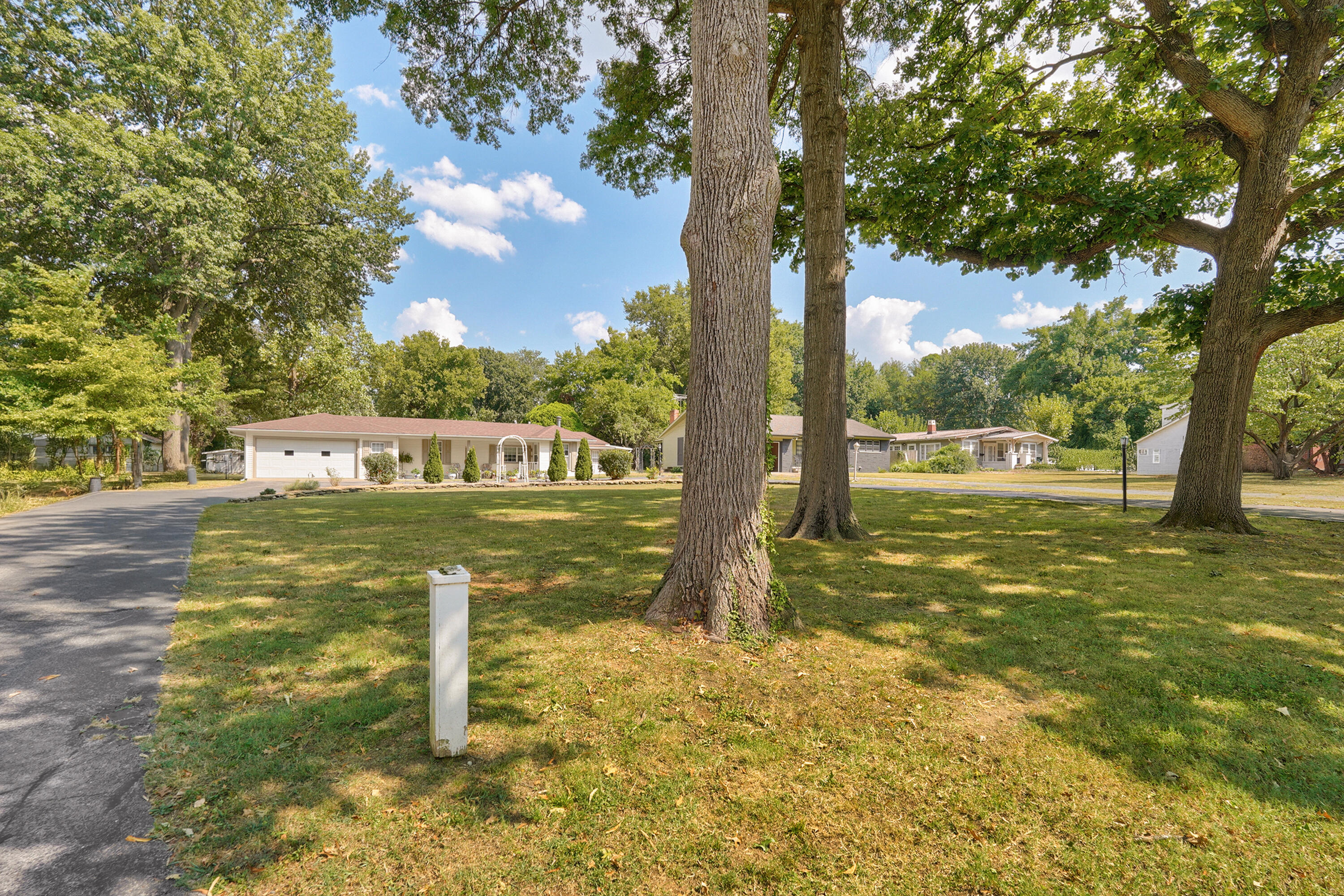Photo 4 - Residential for sale – 1908 S Holland Avenue  Springfield, MO