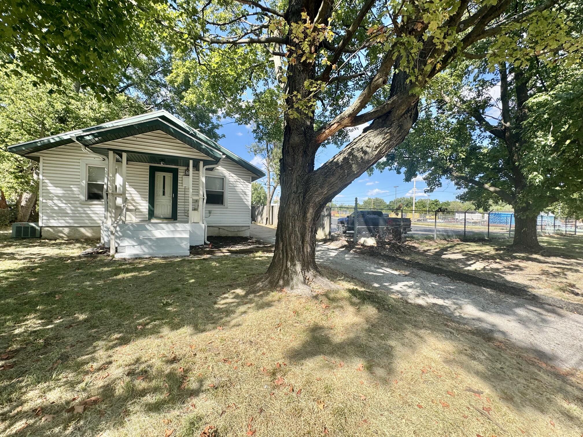 Photo 6 - Residential for sale – 1411 W Lynn Street  Springfield, MO