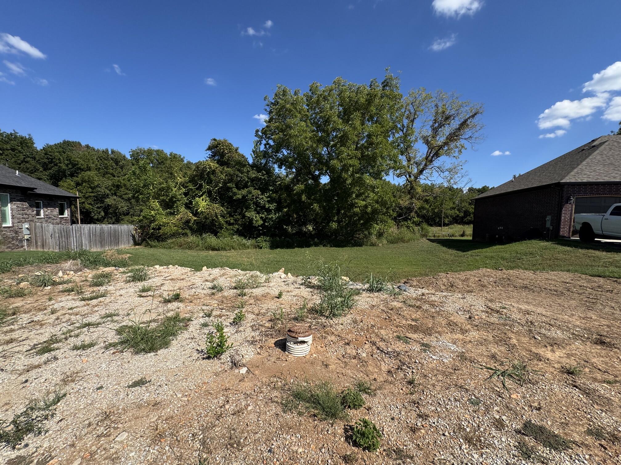 Land for sale – 1918 N Vineyard Place  Strafford, MO