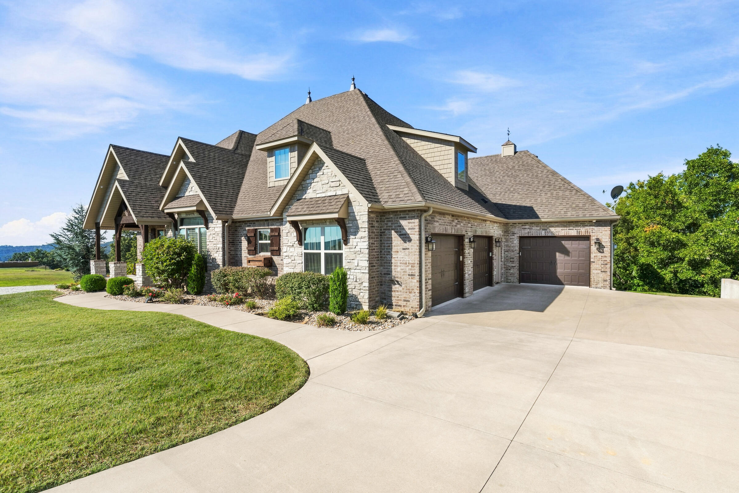 Photo 3 - Residential for sale – 395  Sunset Drive  Saddlebrooke, MO