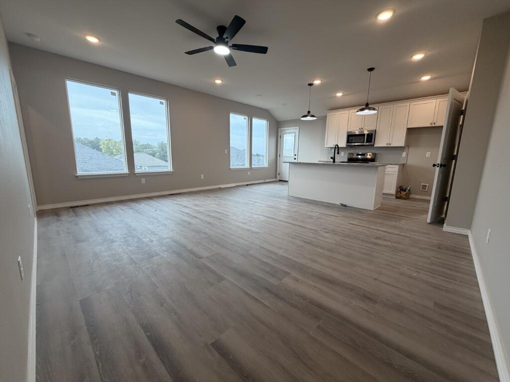 Photo 2 - Residential Lease for sale – 1183 E Habersham Street  Republic, MO