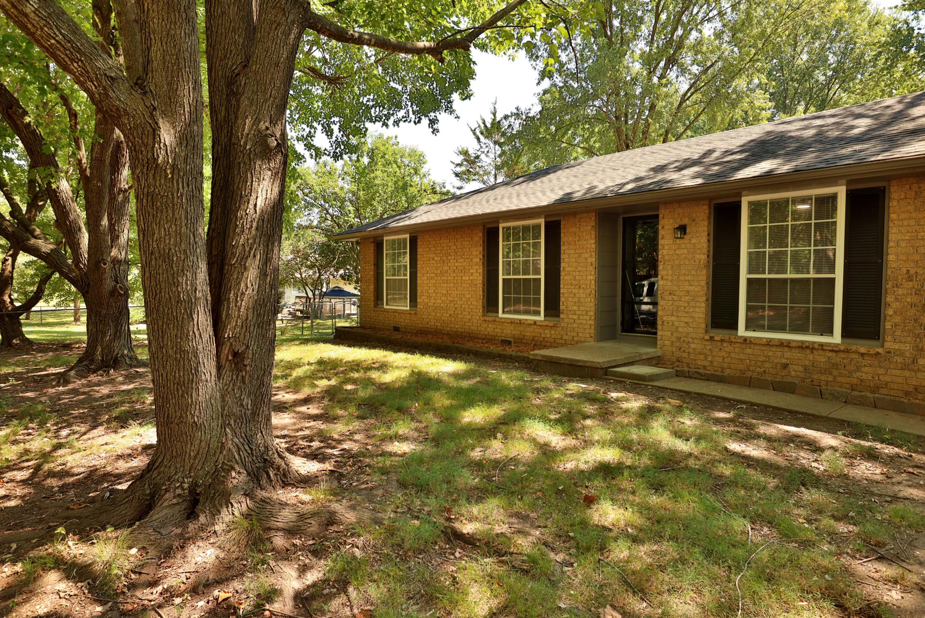 Photo 5 - Residential for sale – 1202 E Wildwood Street  Republic, MO
