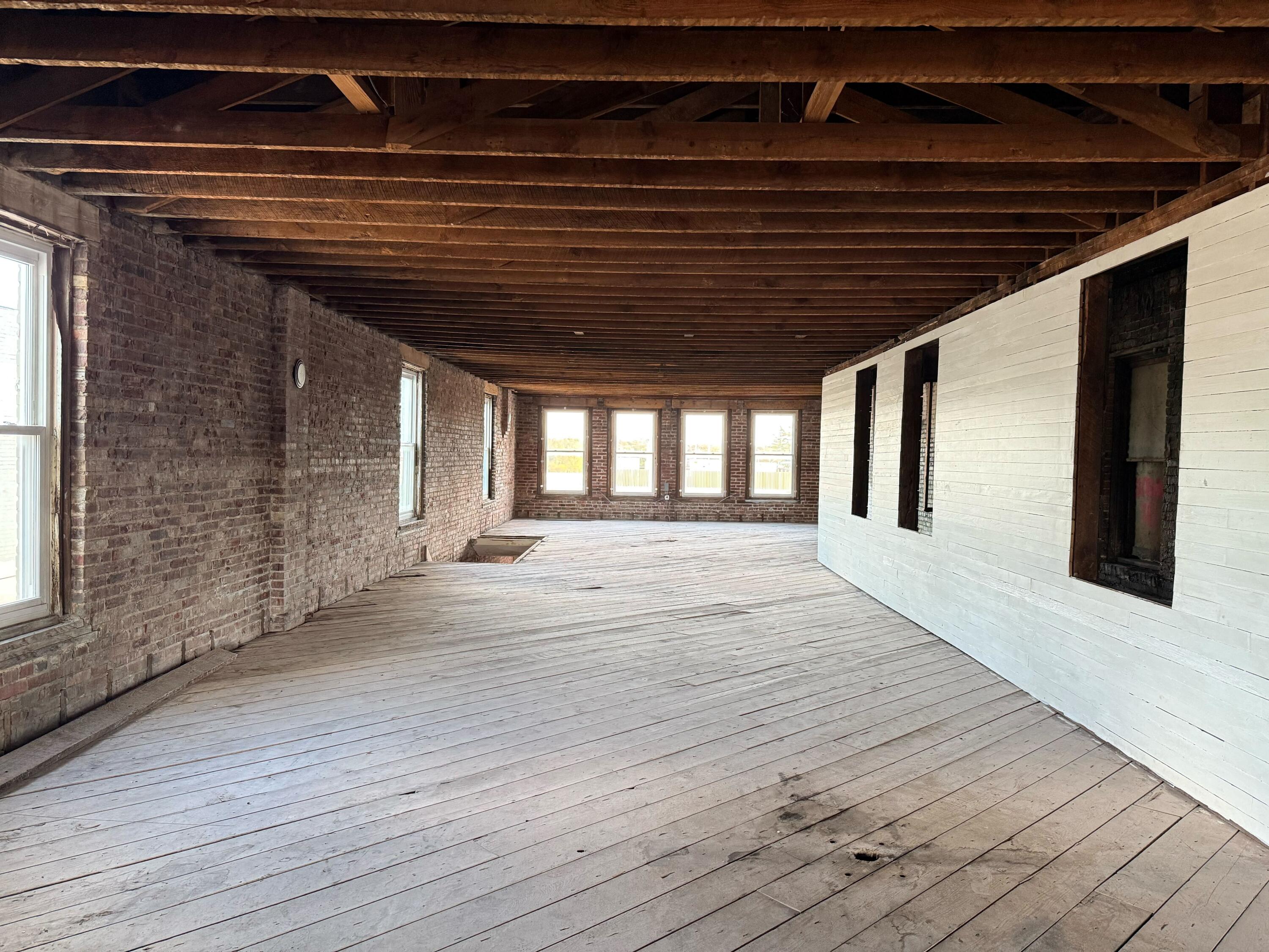 Photo 5 - Commercial Sale for sale – 120 S Main Street  Joplin, MO