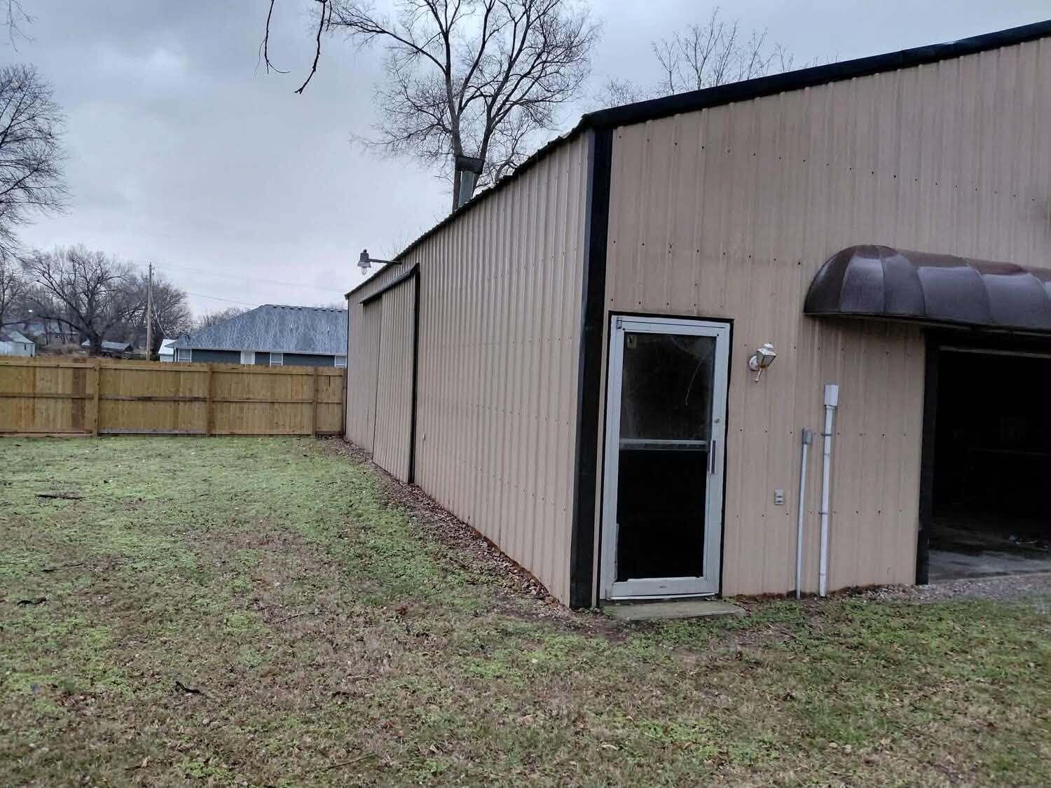 Photo 4 - Residential for sale – 308 N Albany Avenue  Bolivar, MO