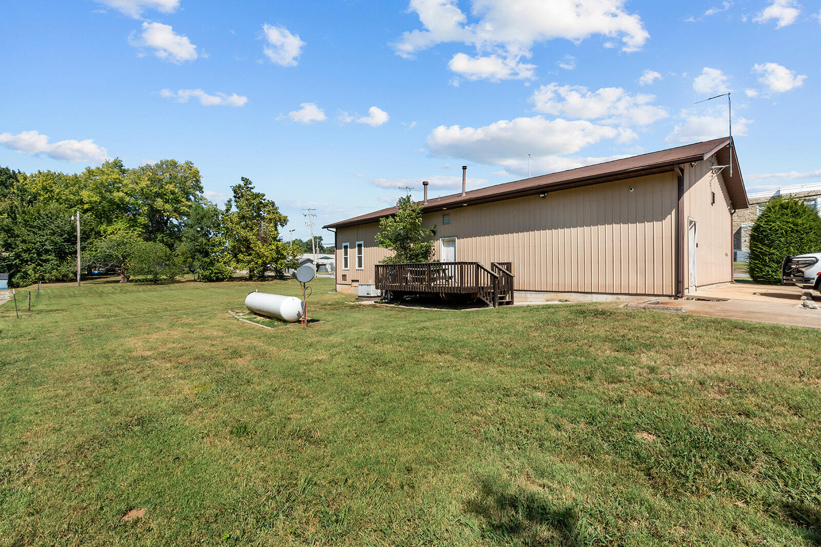 Photo 8 - Commercial Sale for sale – 341  North Avenue  Sparta, MO