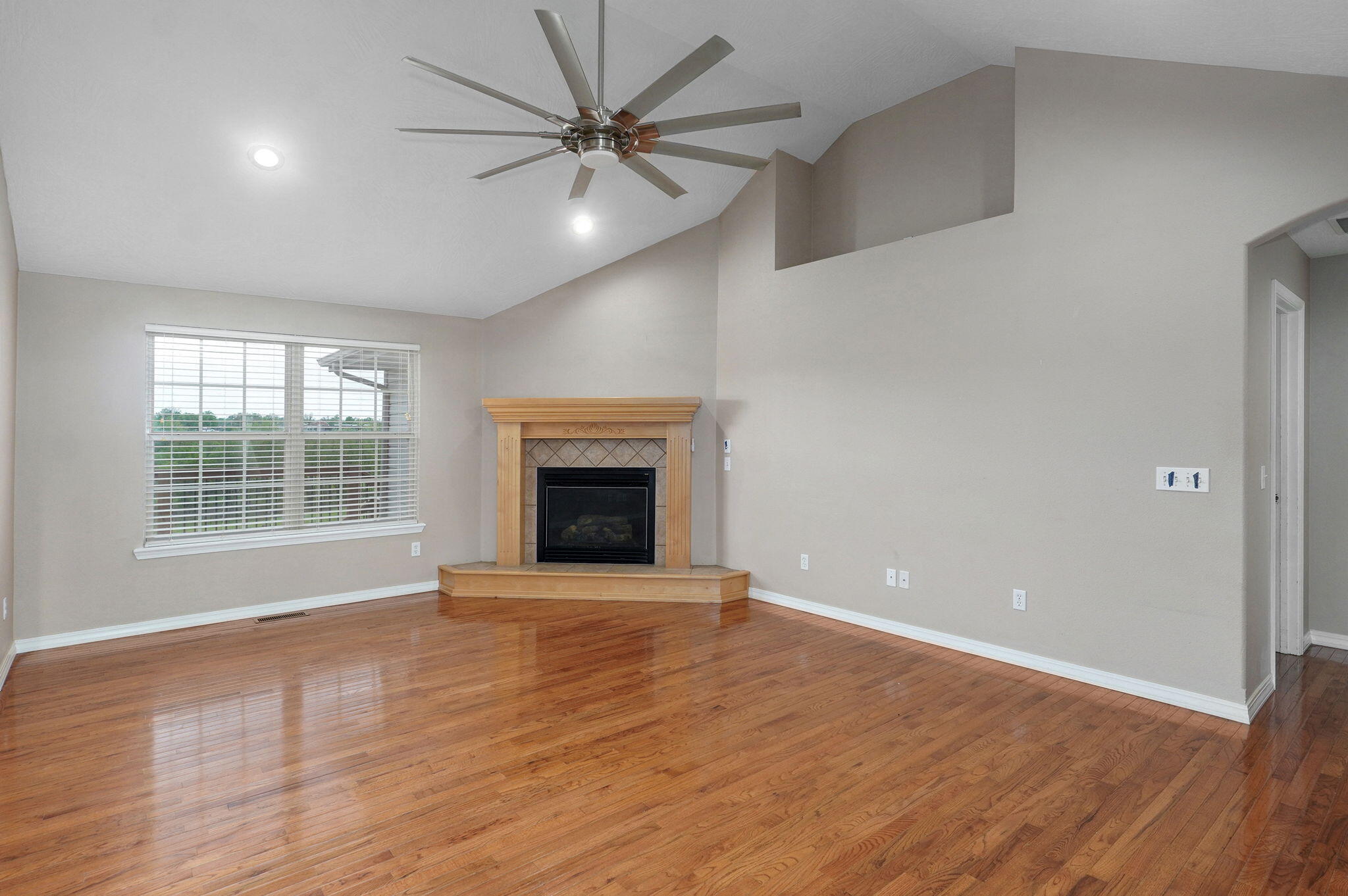Photo 7 - Residential for sale – 3582 N Thistlewood Court  Springfield, MO