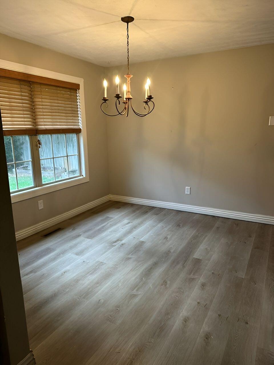 Photo 5 - Residential for sale – 819 S Southgate Drive  Nixa, MO