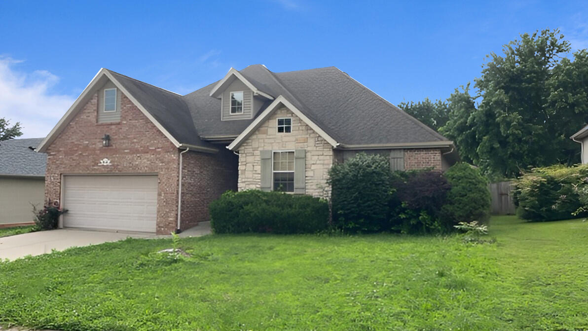 Residential for sale – 819 S Southgate Drive  Nixa, MO