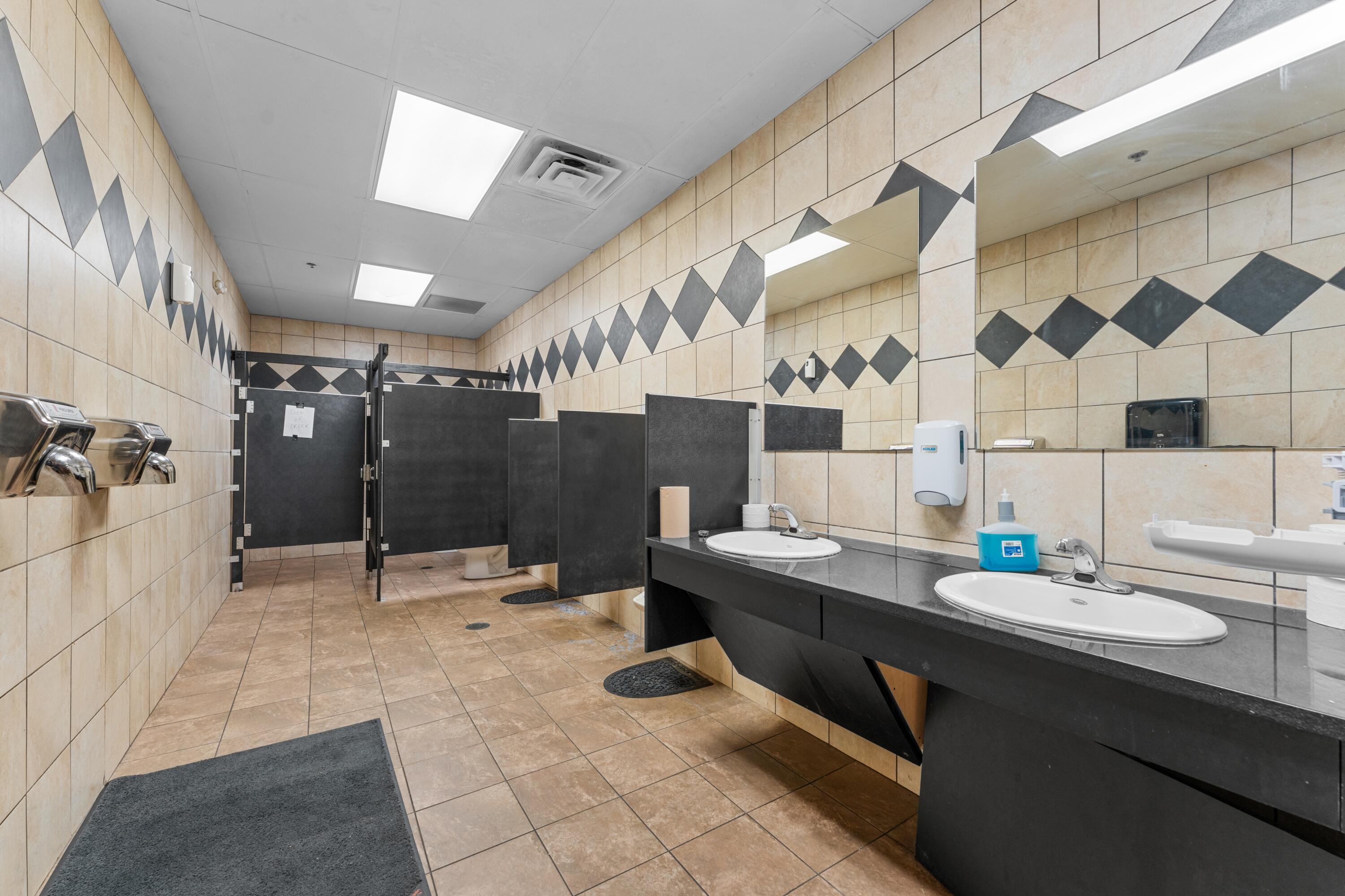 Photo 13 - Commercial Sale for sale – 3460 W 76 Country   Branson, MO