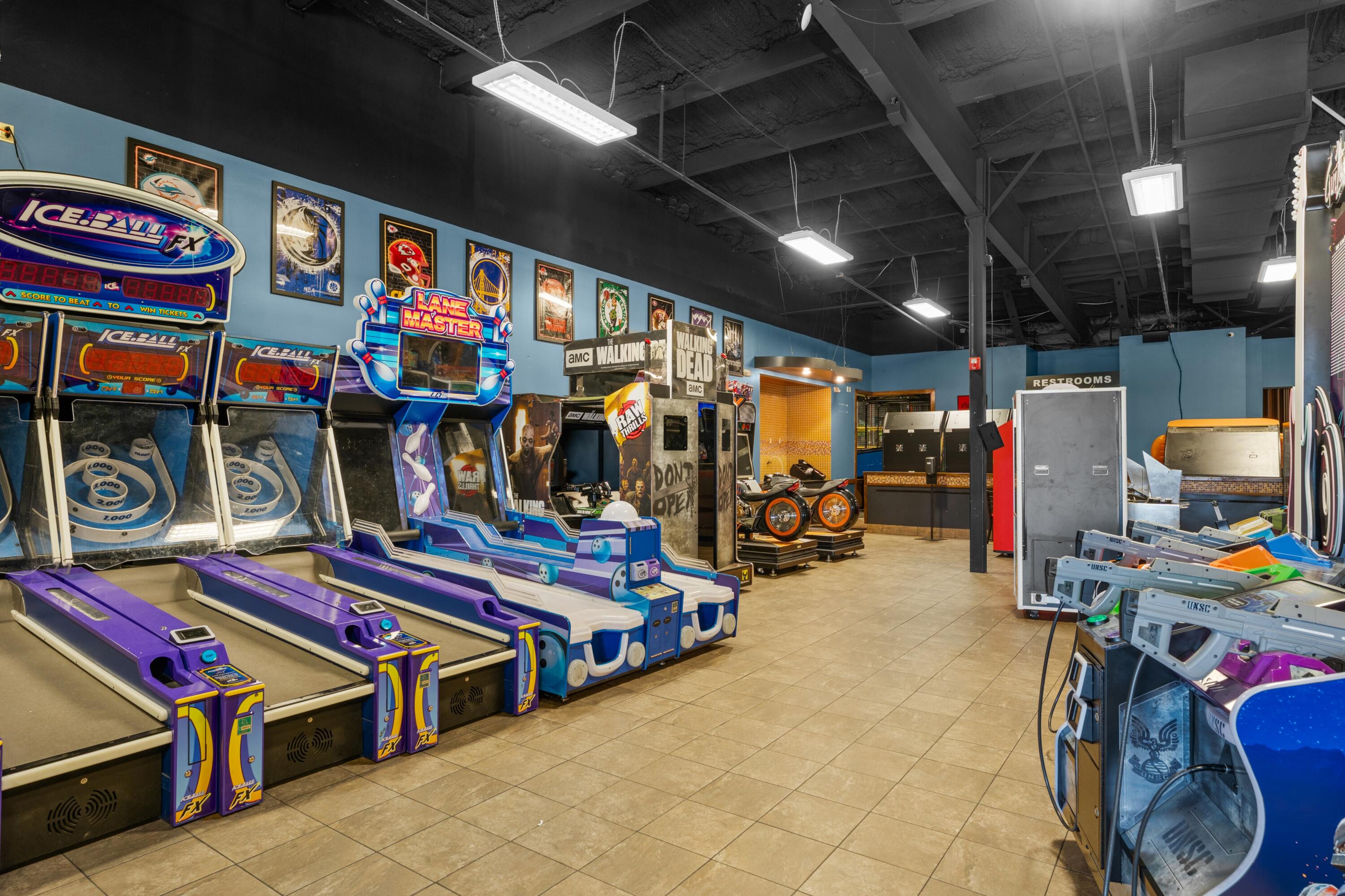 Photo 8 - Commercial Sale for sale – 3460 W 76 Country   Branson, MO