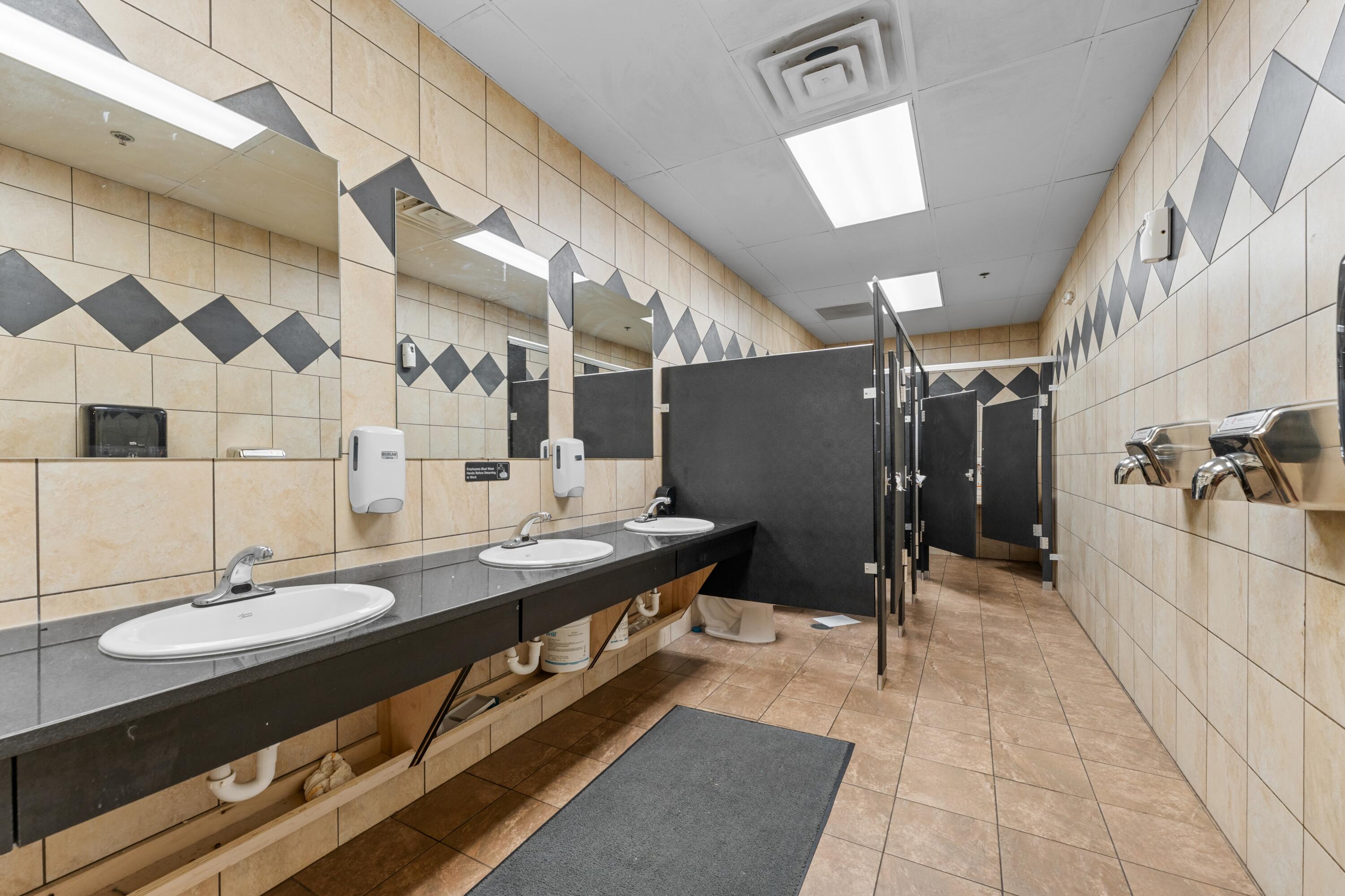 Photo 14 - Commercial Sale for sale – 3460 W 76 Country   Branson, MO