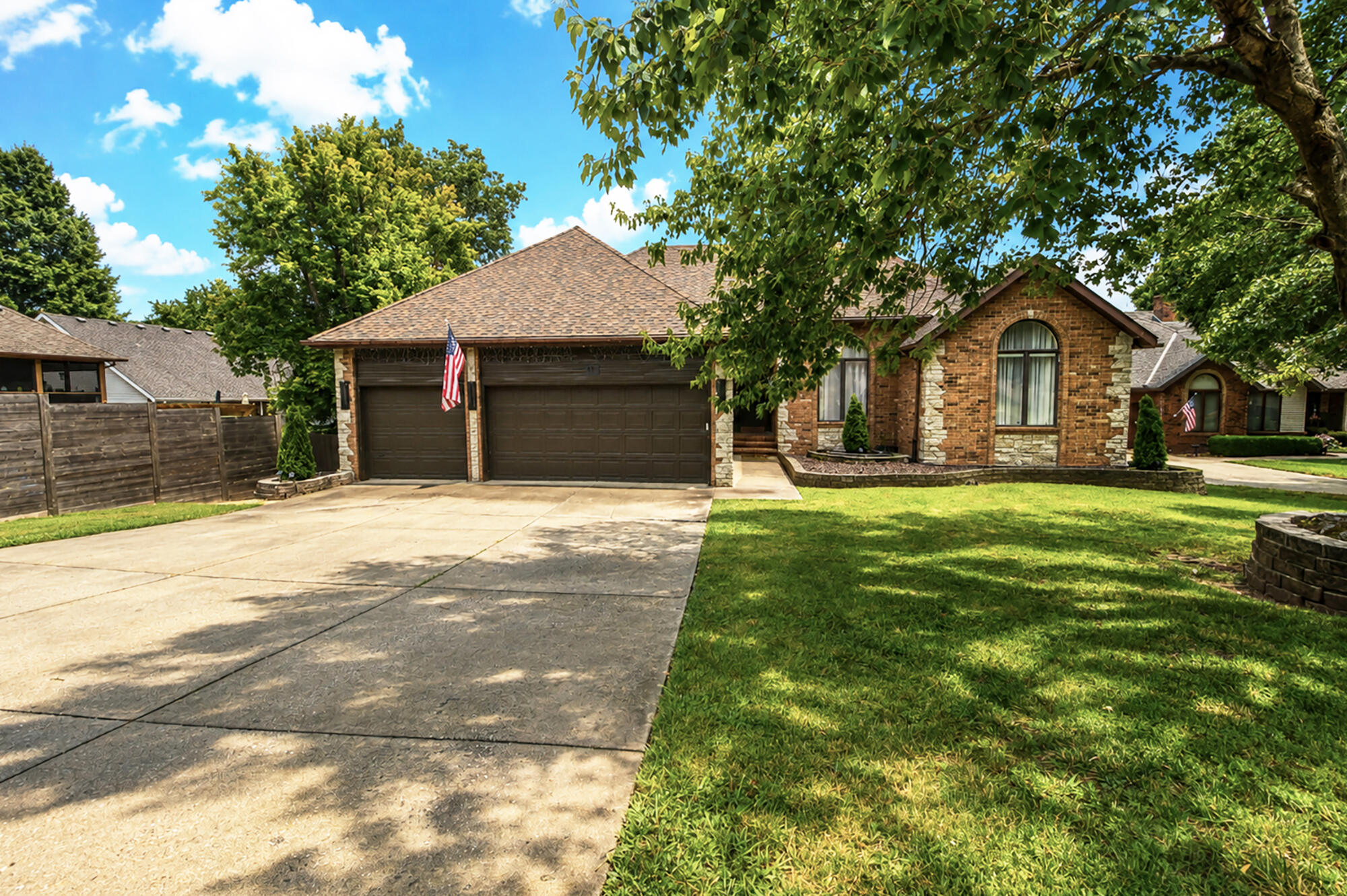 Photo 3 - Residential for sale – 4916 S Buckingham Lane  Springfield, MO