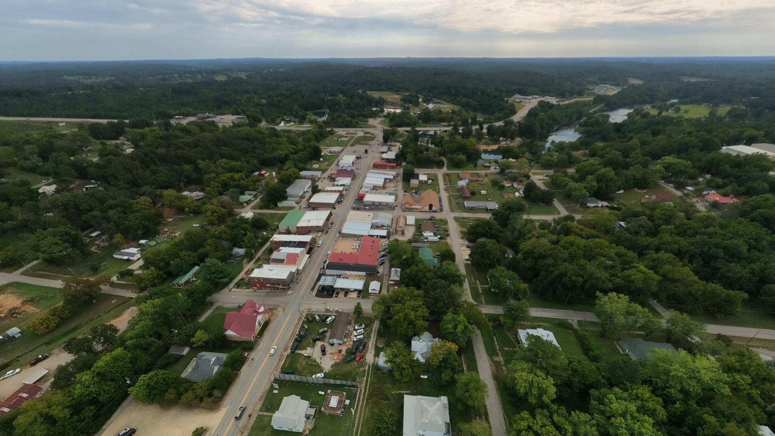 Photo 14 - Residential for sale – 140 S 4th Street  Mammoth Spring, AR
