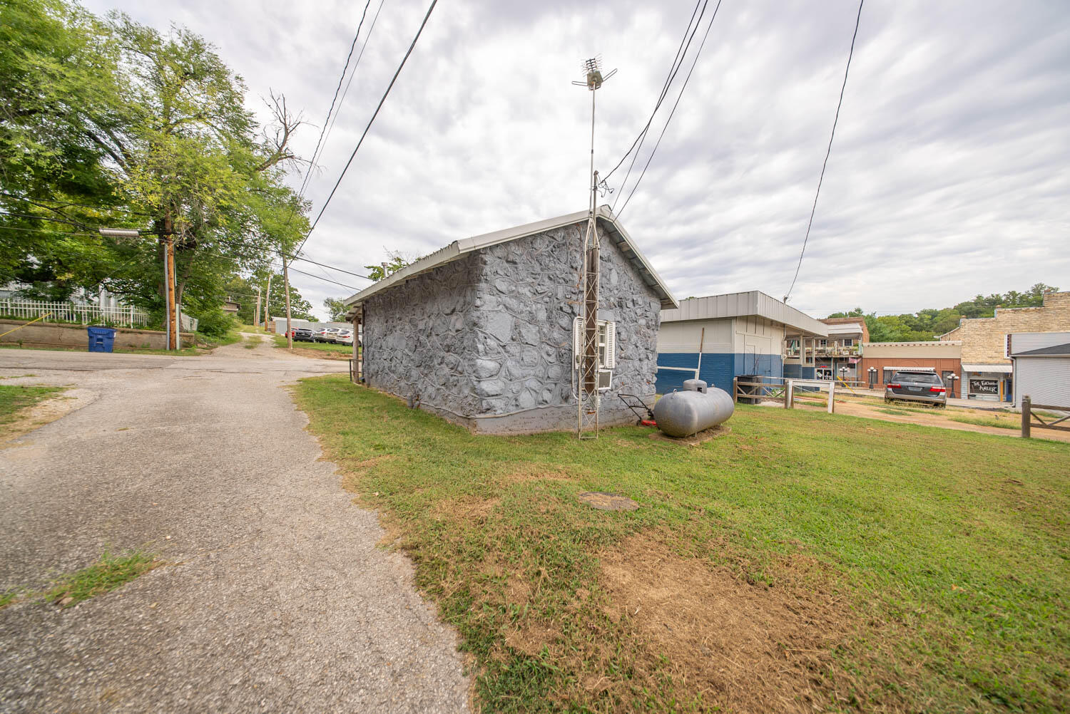 Photo 9 - Residential for sale – 140 S 4th Street  Mammoth Spring, AR
