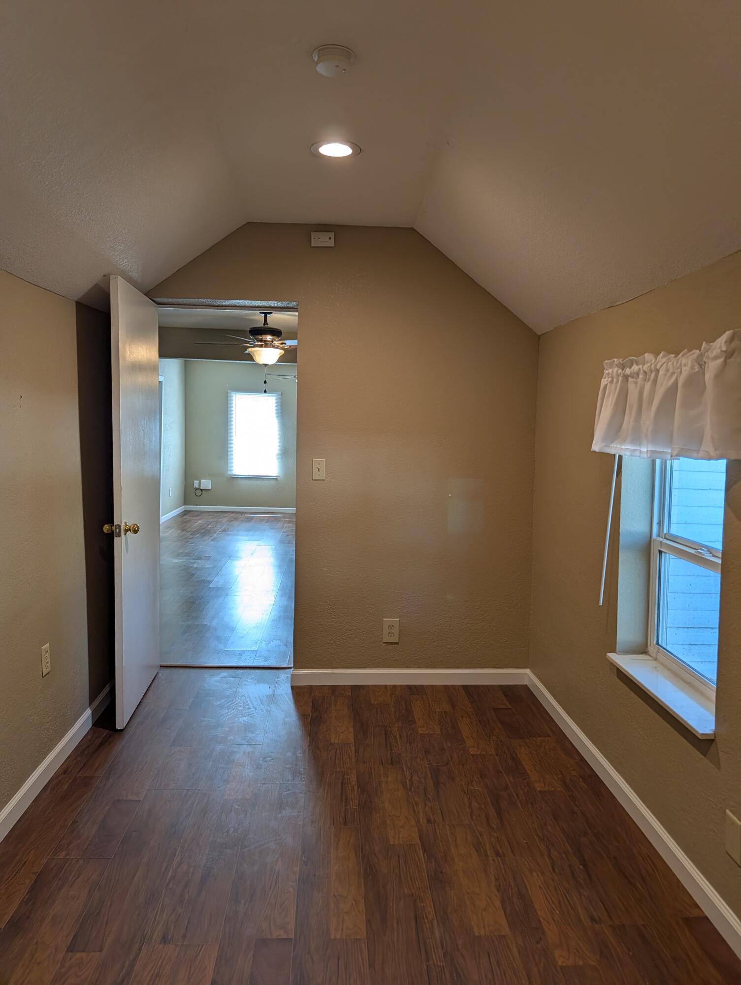 Photo 11 - Residential for sale – 1001 E Chestnut Street  Bolivar, MO