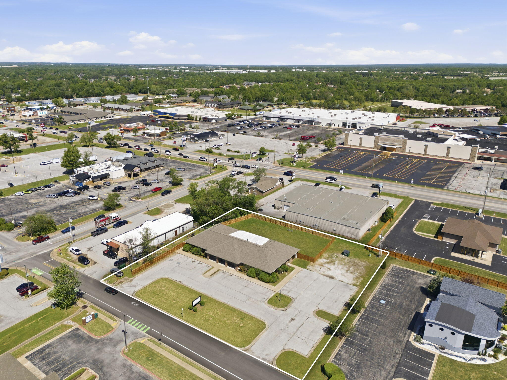 Photo 65 - Commercial Sale for sale – 2005 W Elm Street  Rogers, AR