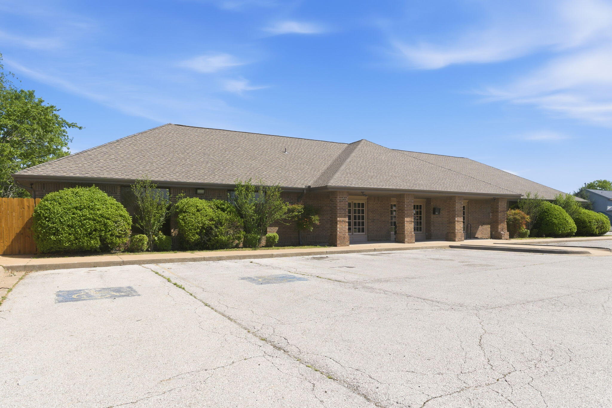 Photo 3 - Commercial Sale for sale – 2005 W Elm Street  Rogers, AR